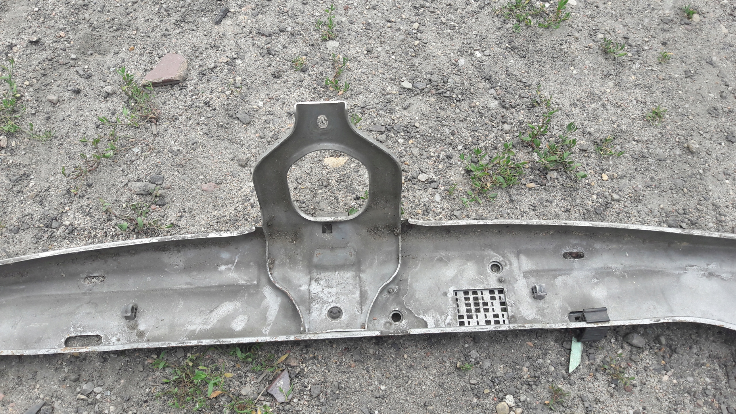 MERCEDES W210 support panel for radiators pillar upper