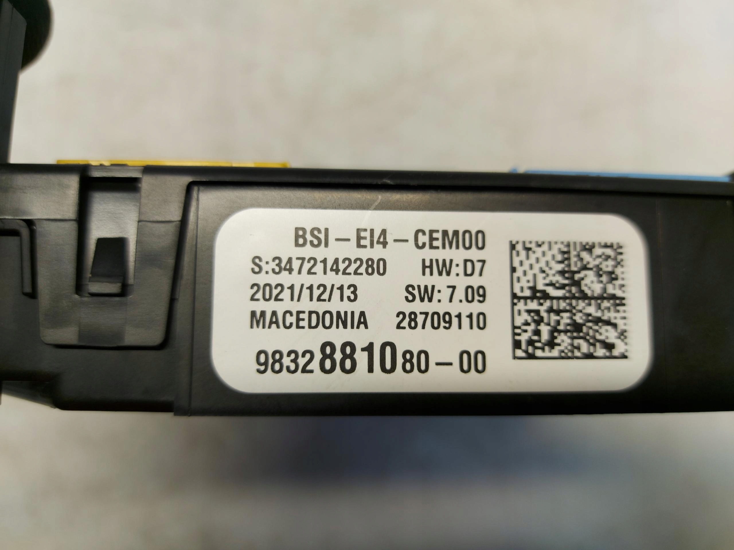 OPEL MOKKA B II MODUŁ BSI 9832881080 Typ samochodu Samochody osobowe