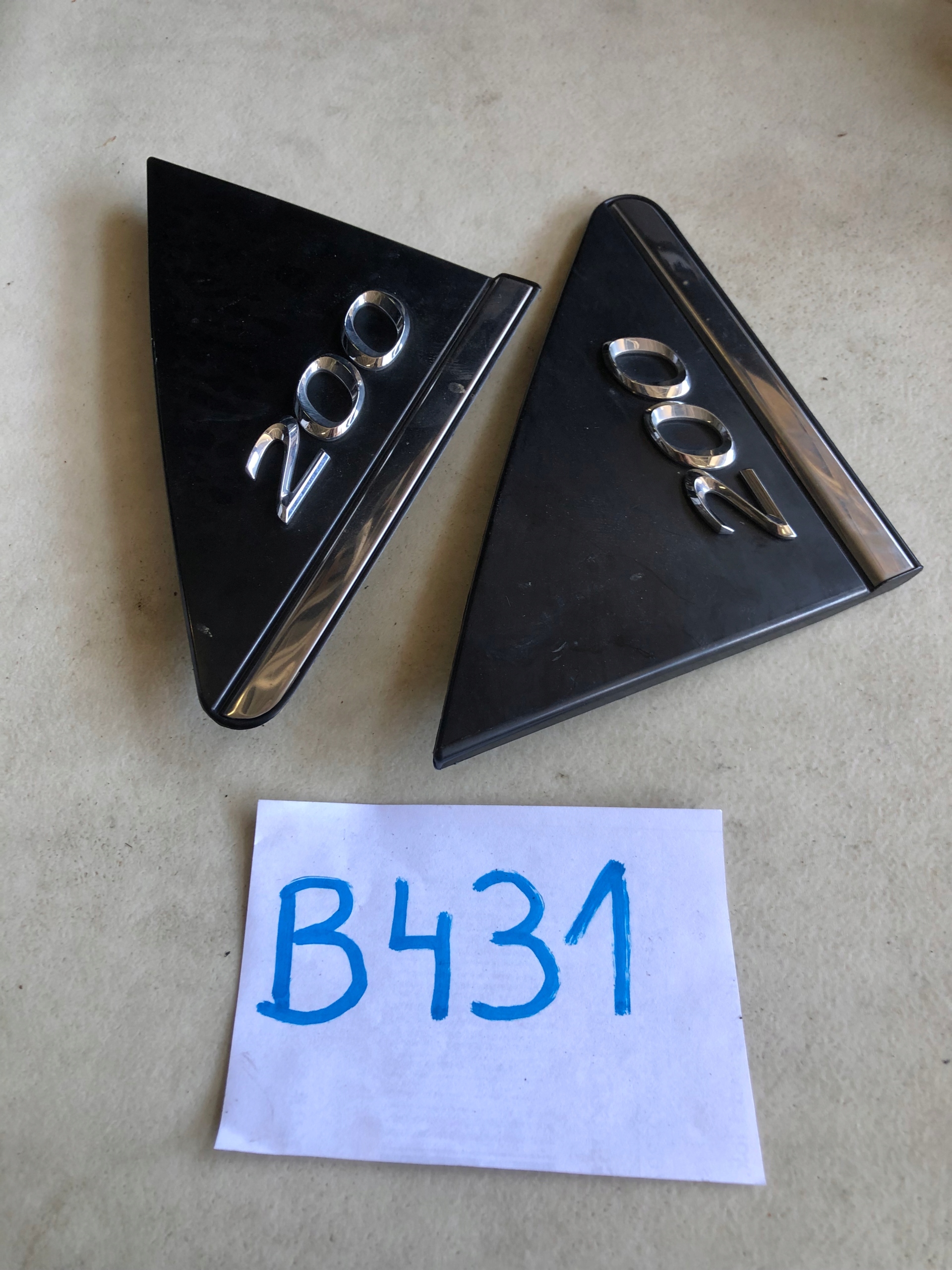 05116189AE,05116188AE - Крайслер 200, Бризговики 05116189ae, 05116188AE