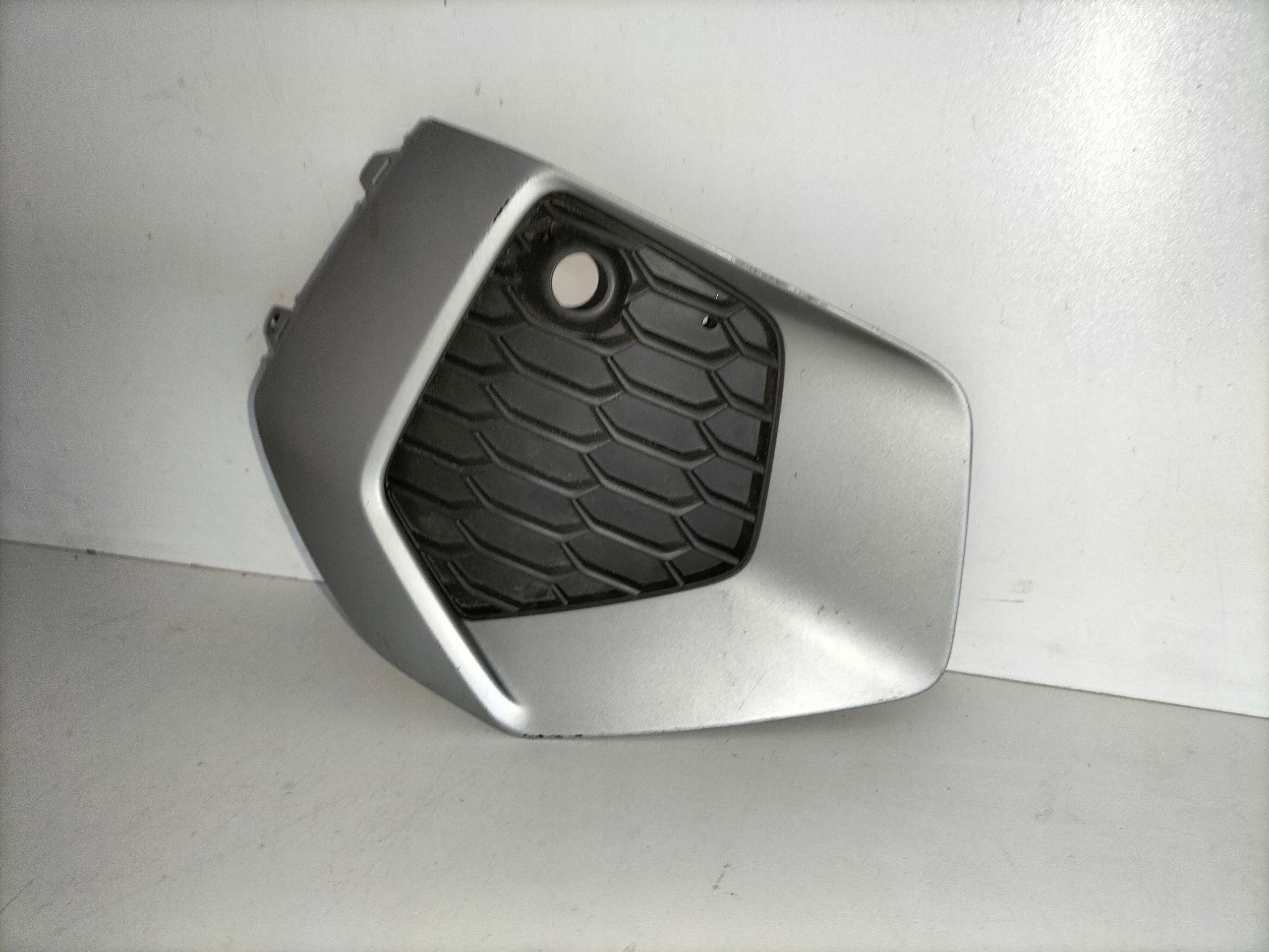 grille grid of a bumper front right AUDI A3 8Y 20