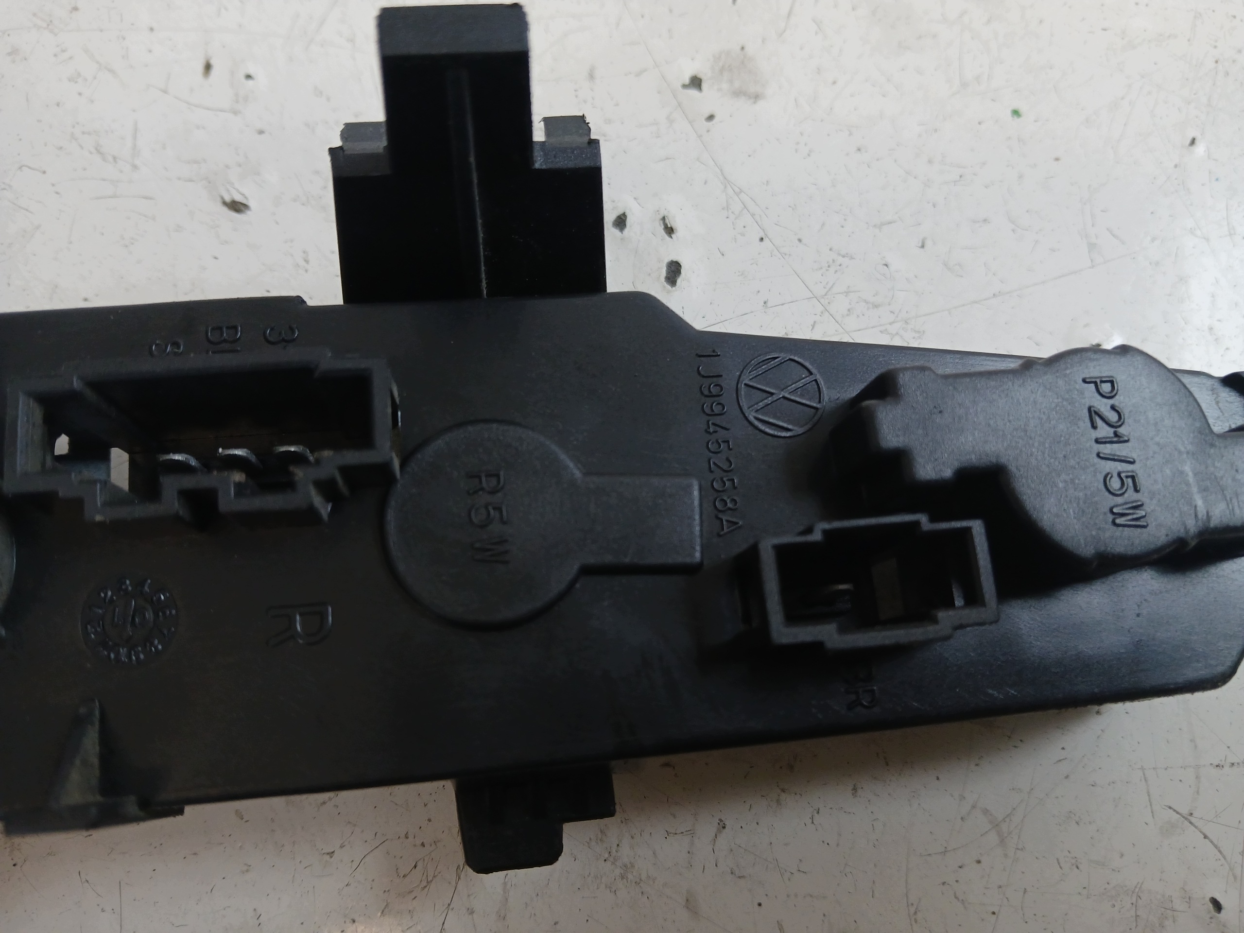 VW GOLF IV KOMBI light housing right rear part 1J9945258A