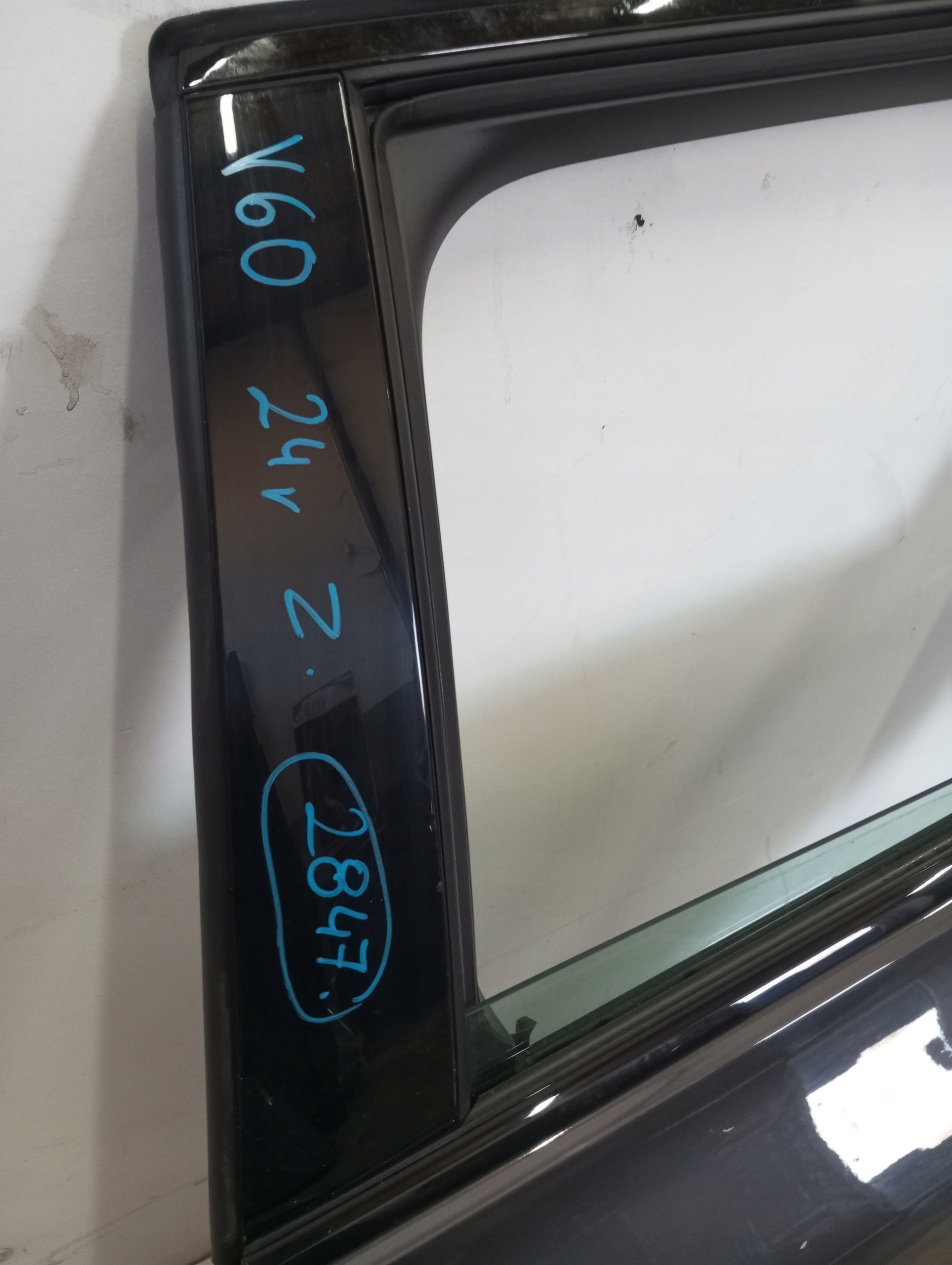 door left rear. VOLVO V60 24R