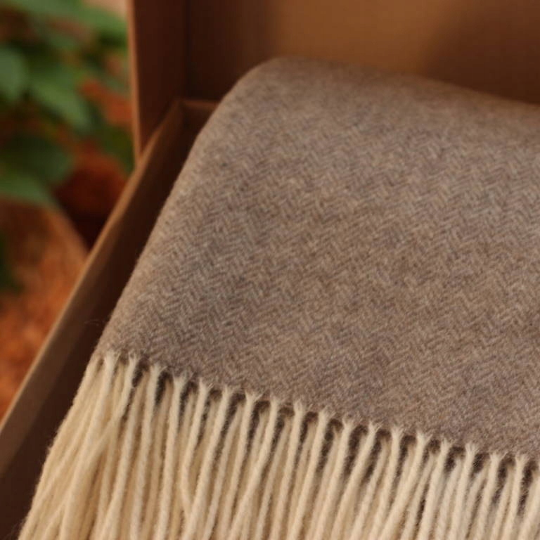 

Pled Chevron kaszmirowy brązowy-jodełka wełniany