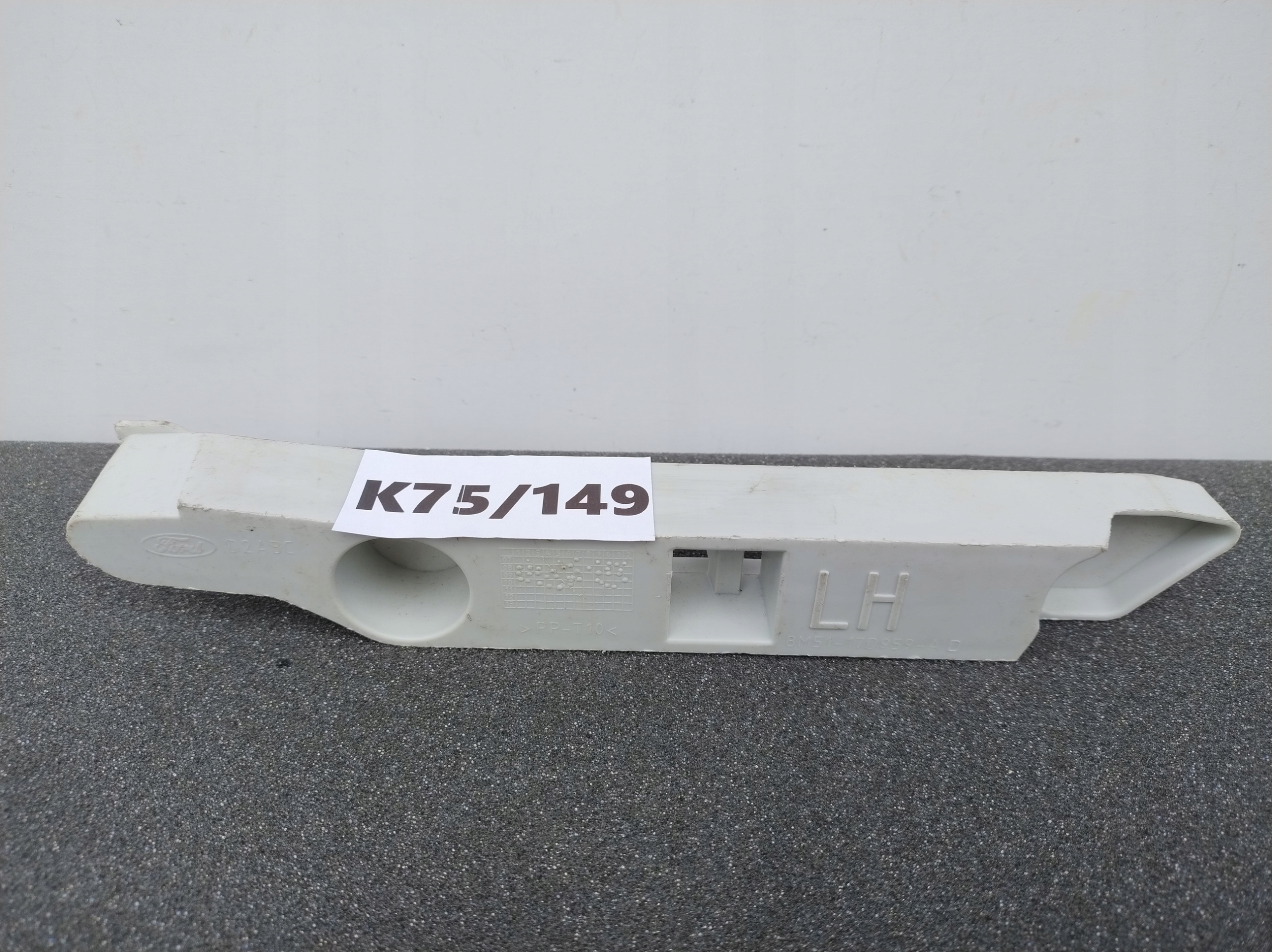 FORD FOCUS 2 II MK2 LIFT left bumper bracket front bracket K75/149