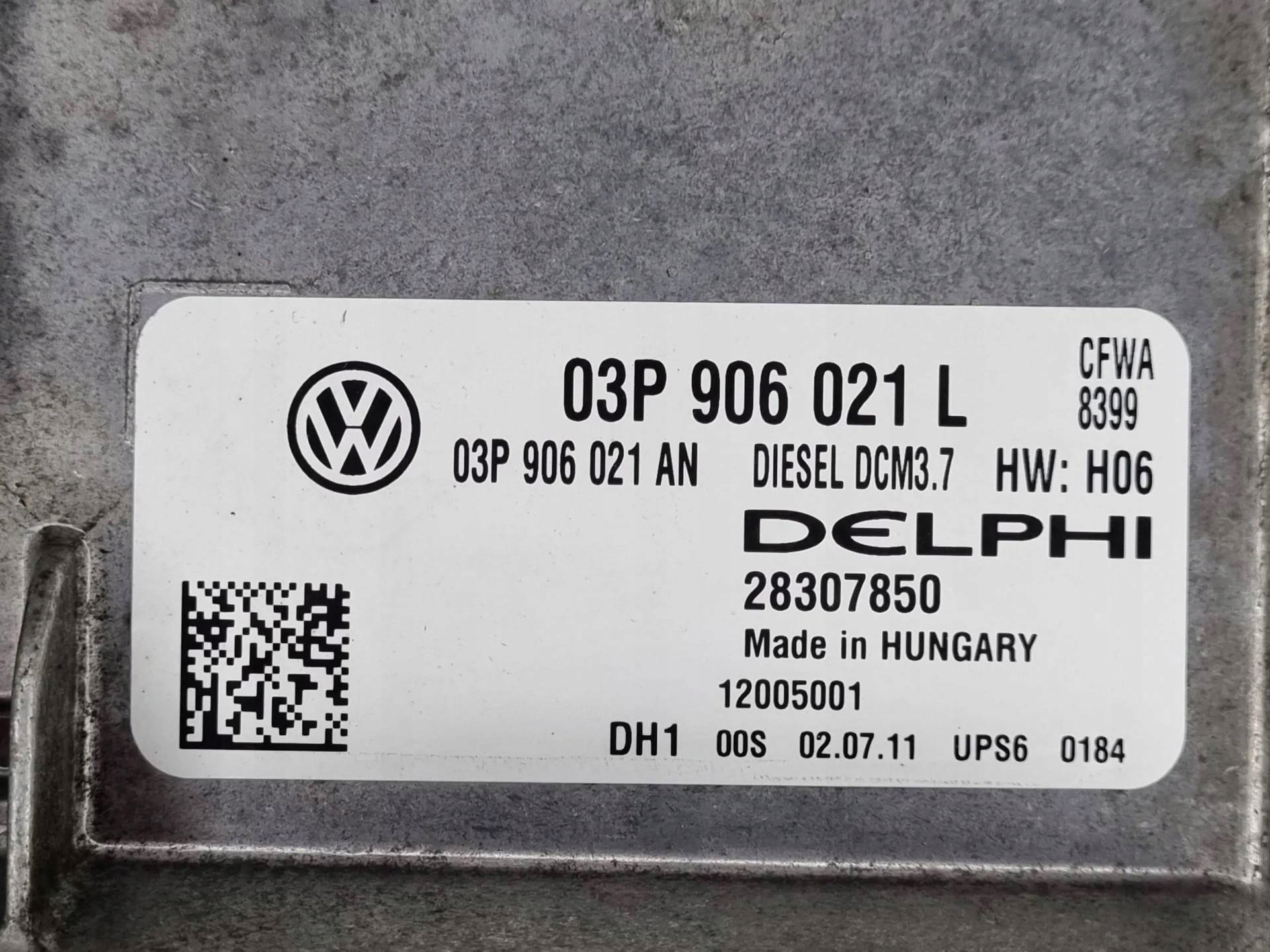 control unit of the engine Skoda Fabia 2 facelift 5J 2011 03P906021AN