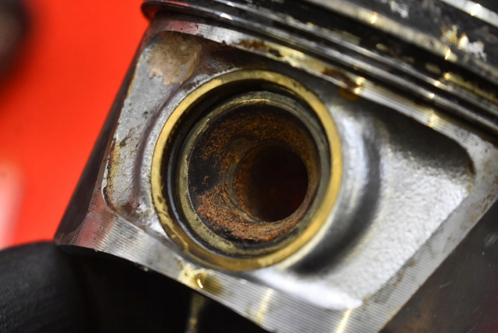 piston connecting rod SKODA SUPERB 2 II 2.0 TDI 140 KM 4X4 08-13