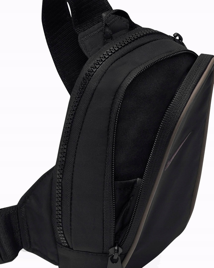 Saszetka NIKE Sportswear Essentials Mała torba Model Sportswear Essentials