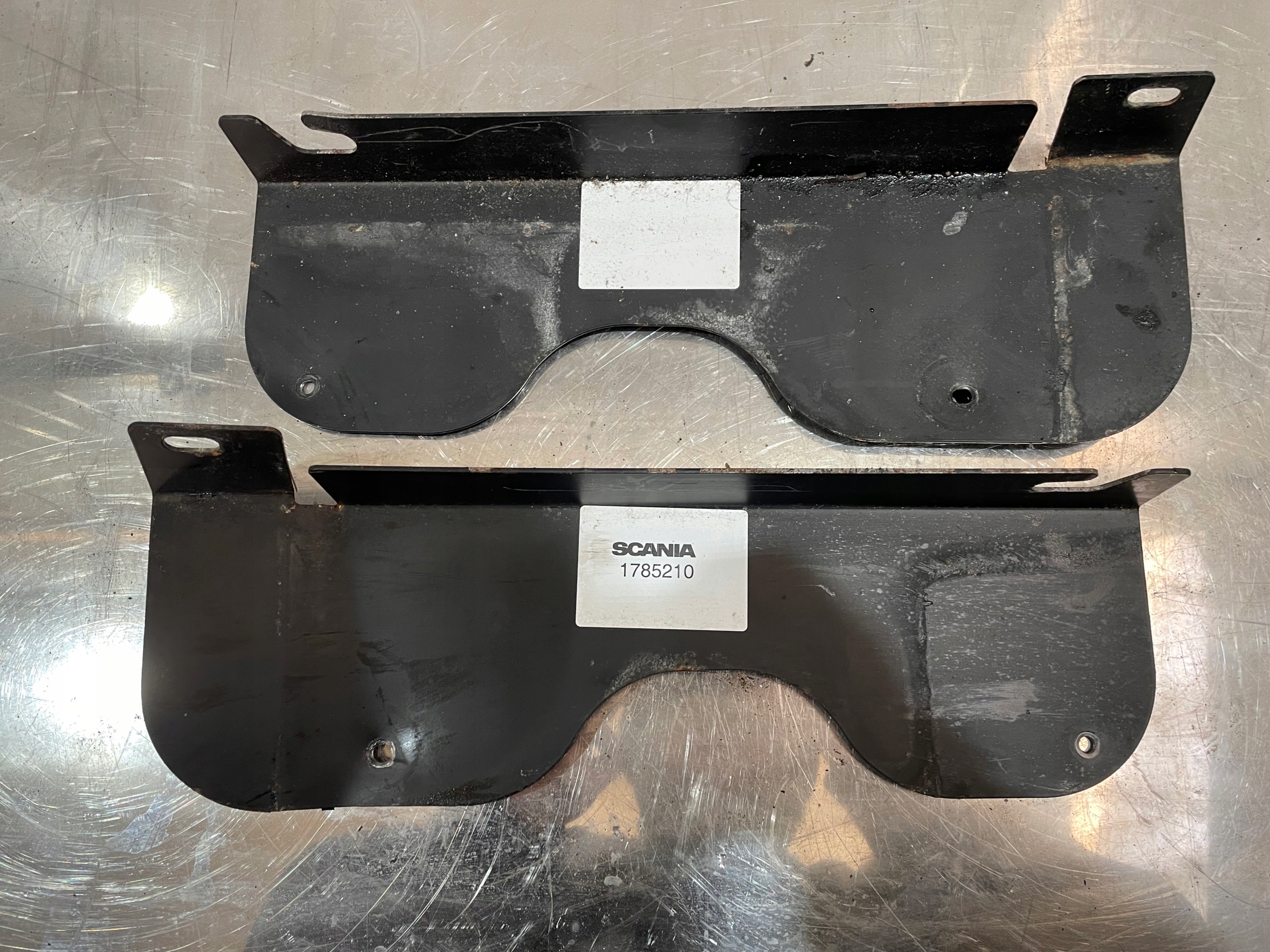 1785210 - Кріплення База Тримач Льодовика Scania R