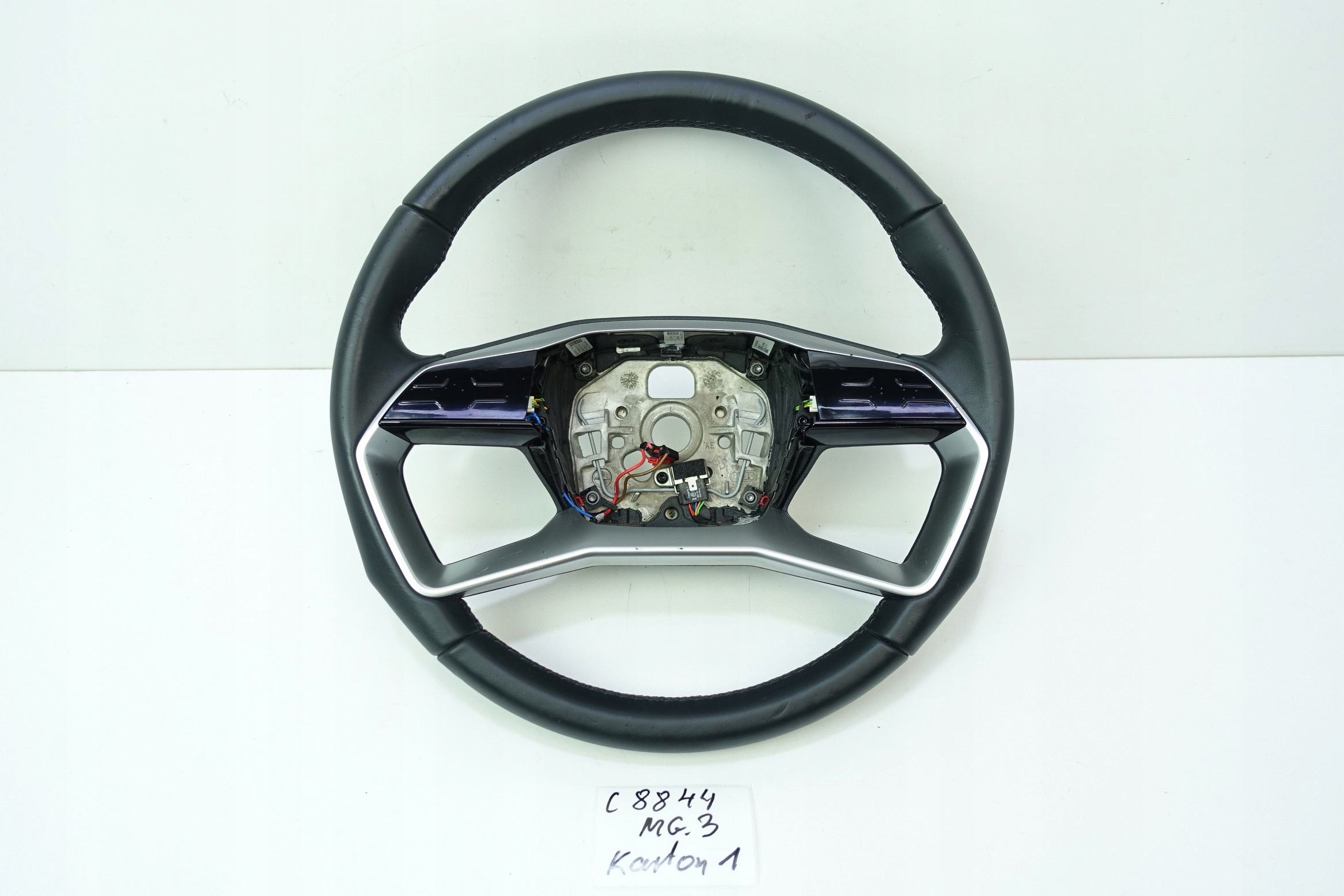 руль Audi Q5 E-TRON 85E 85E419091B