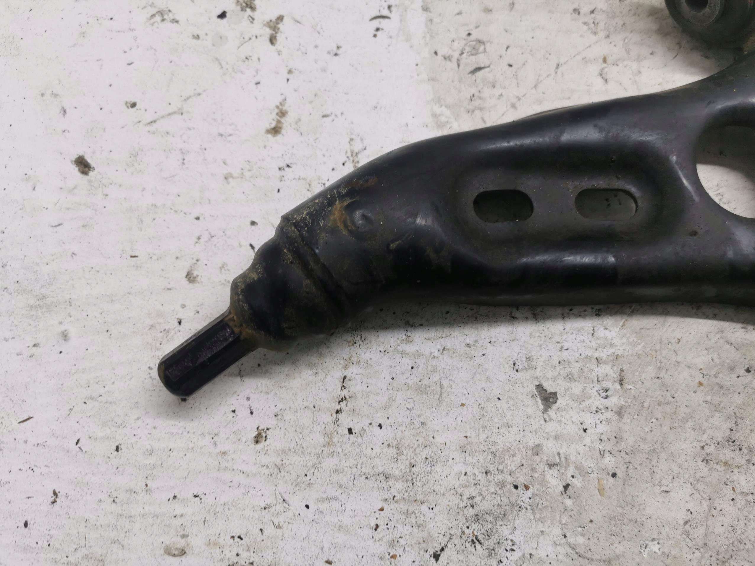 arm right front SKODA OCTAVIA II LIFT 1.4 TSI