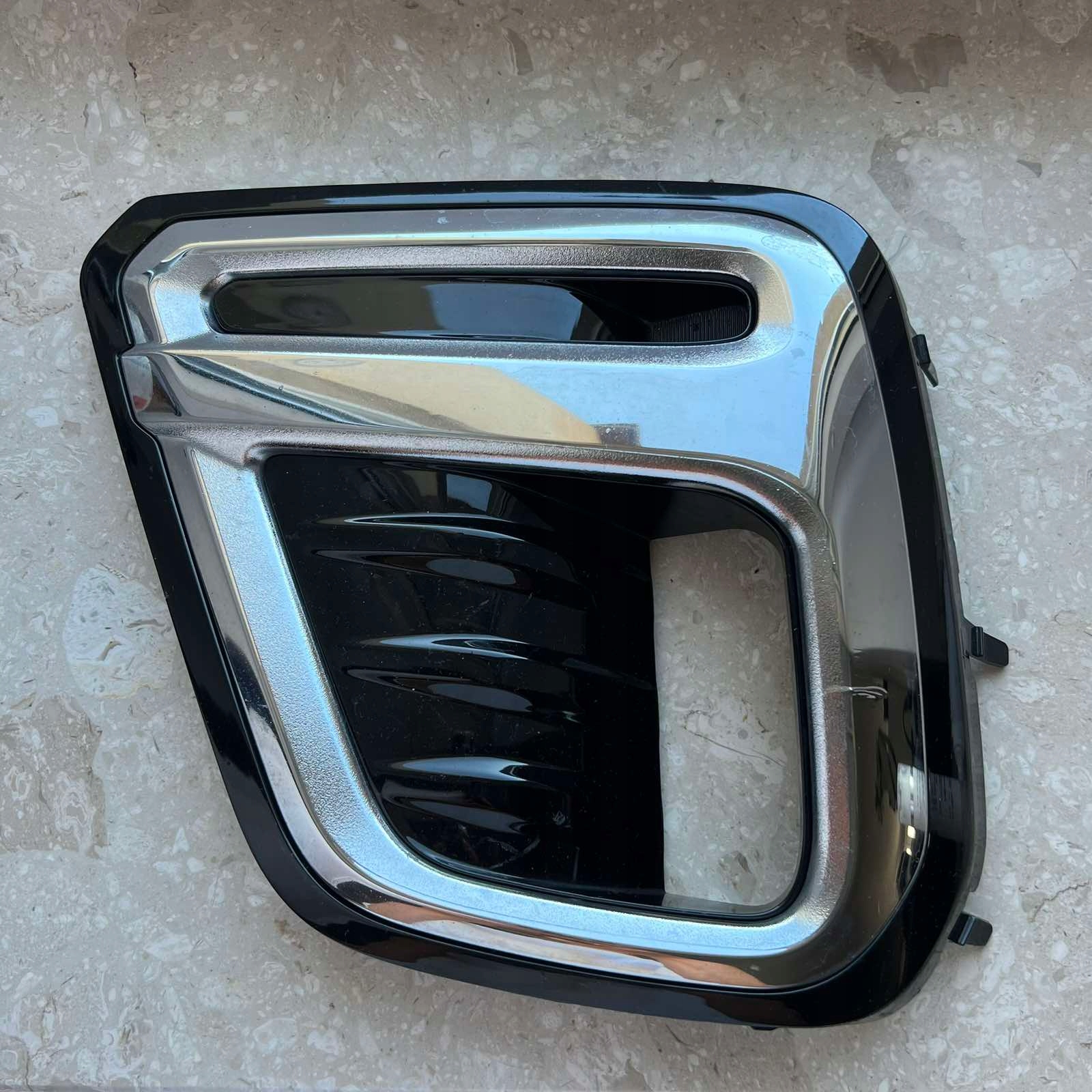 SUBARU FORESTER 2019-2022 grid of a bumper left front 57731SJ170