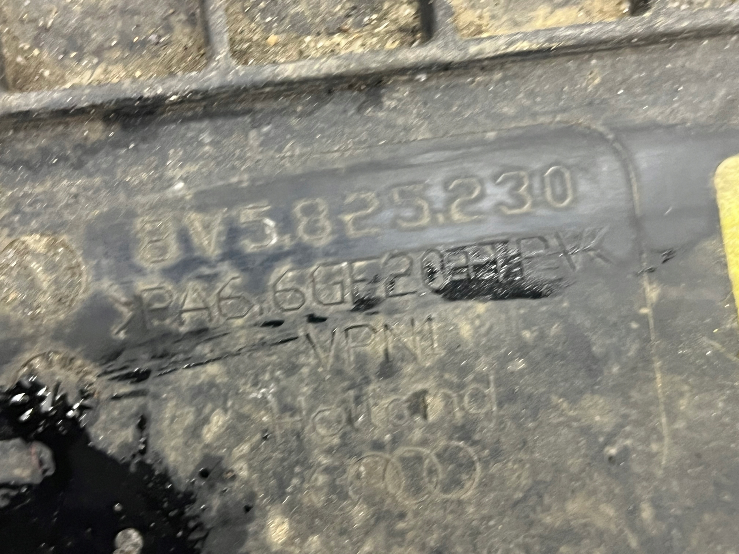 Blende Abdeckung abdeckung Unterfahrschutz AUDI A3 8V Sedan 8V5825230A