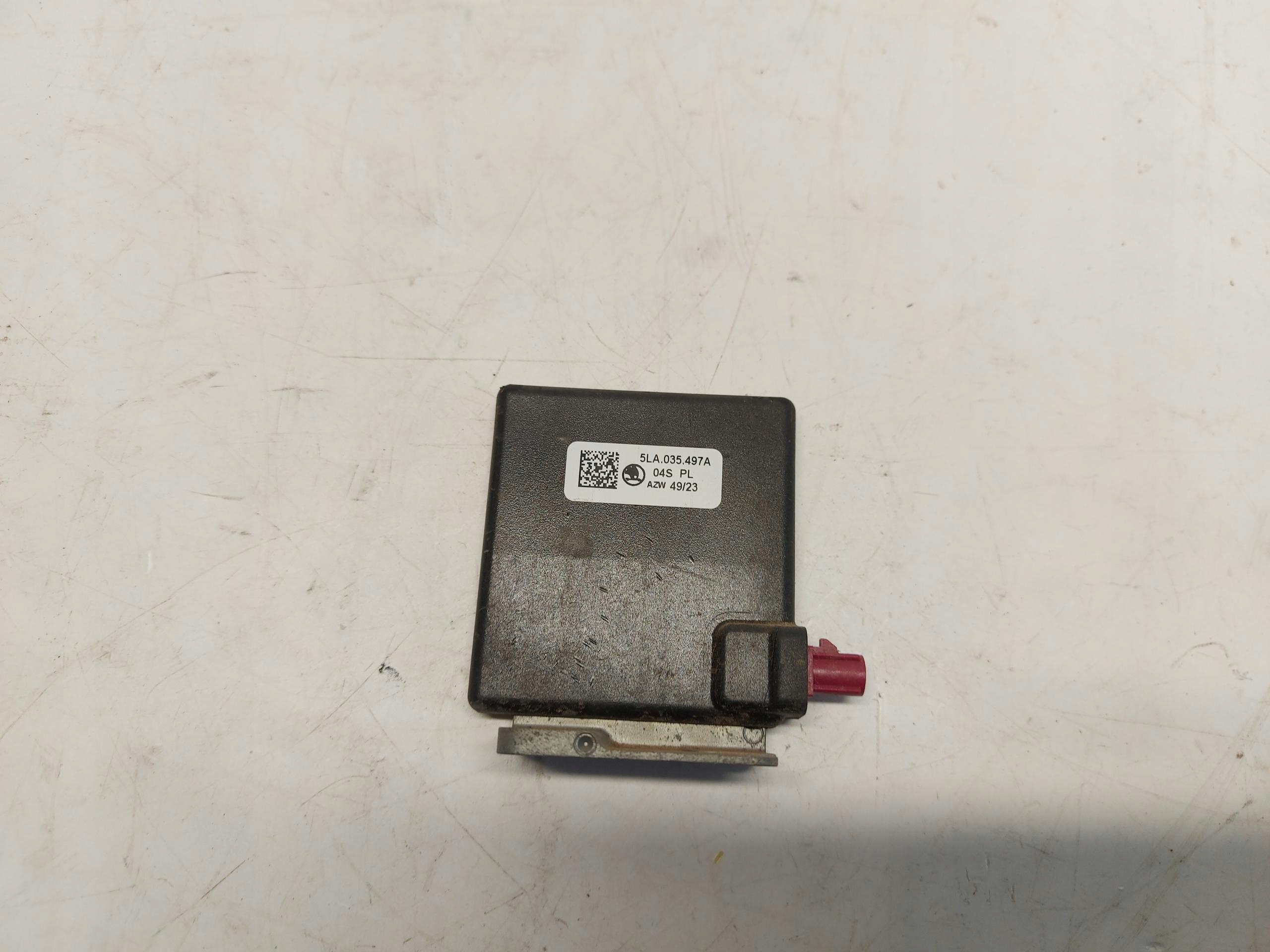SKODA Enyaq 5LA iV85 amplifier anteny 5LA035497A