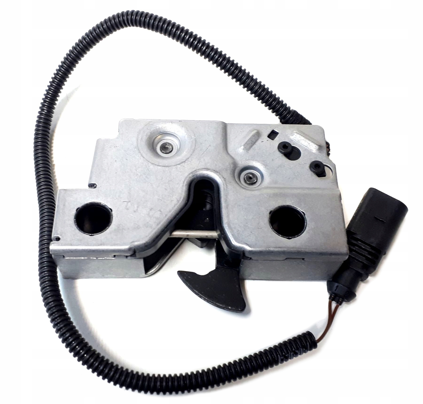 ZAMEK MASKI PRZÓD ORG GOLF 7 PASSAT B8 5G1823509D Producent części Volkswagen OE