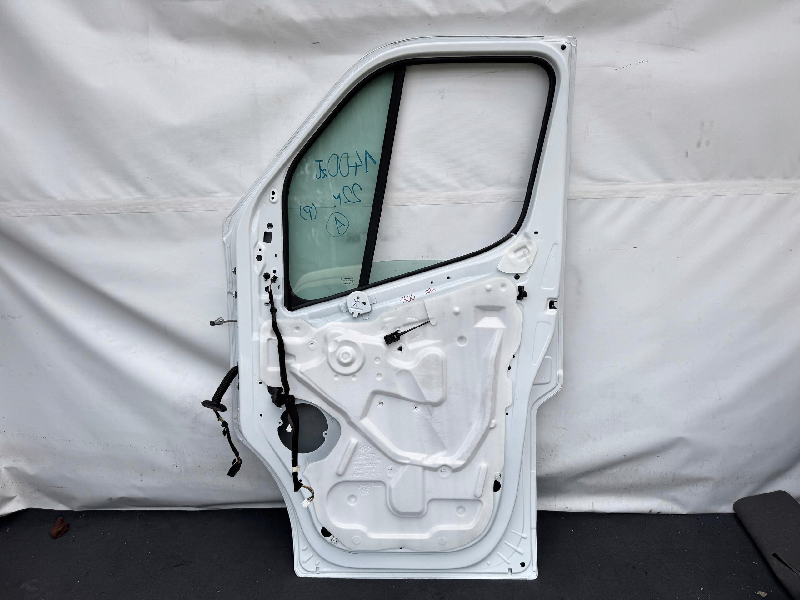 MASTER 3 4 MOVANO NV400 10- door front BIALE right 22r. original