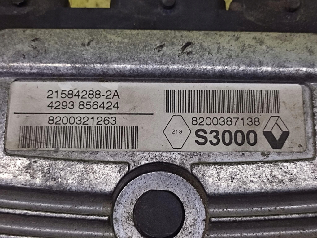 RENAULT MEGANE II 1.6 control unit of the engine 8200387138