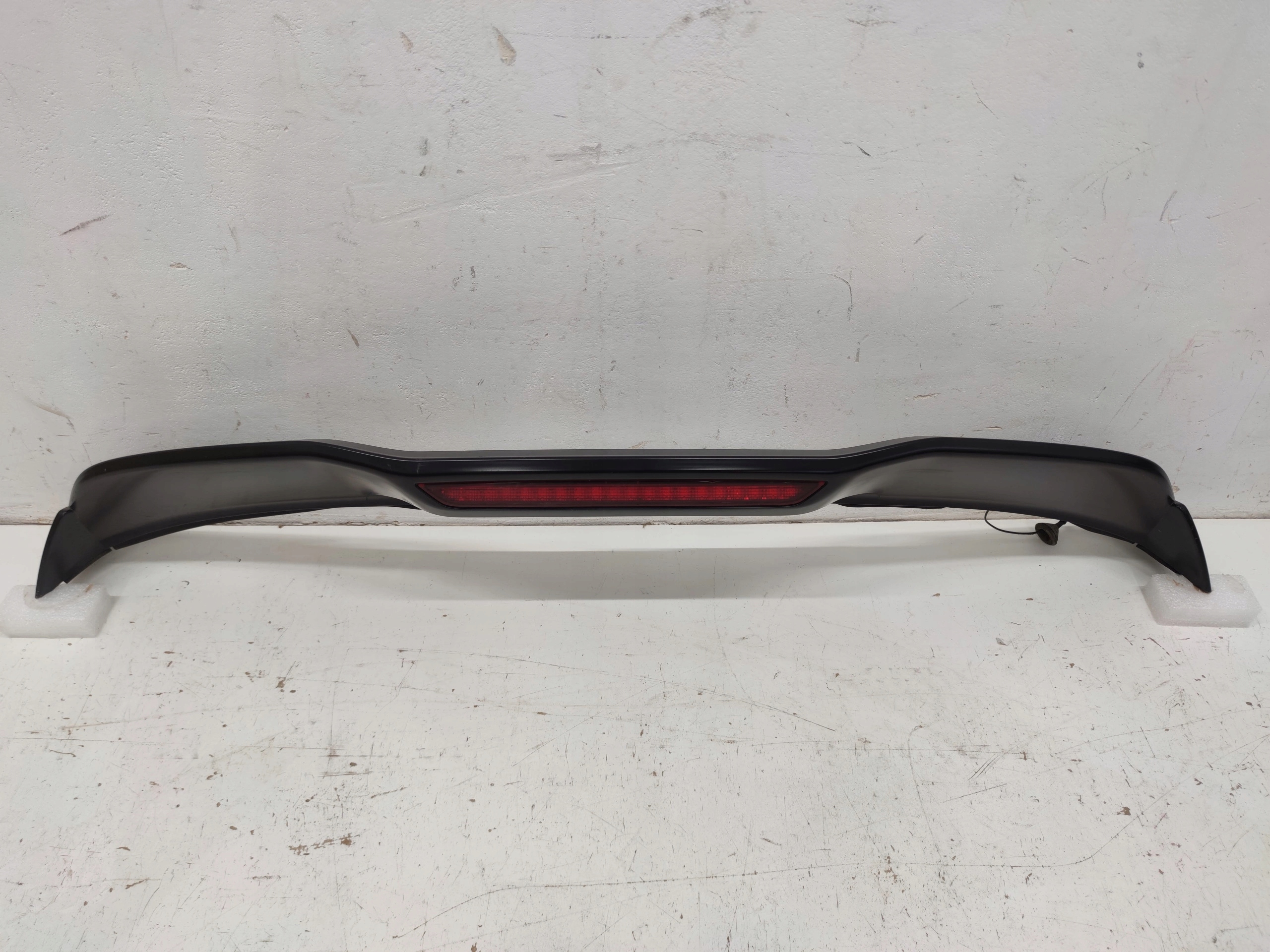 7P5827934B - СПОЙЛЕР ЕЛЕРОН ЗАКРИЛКИ ЗАДНІЙ PORSCHE CAYENNE 7P5