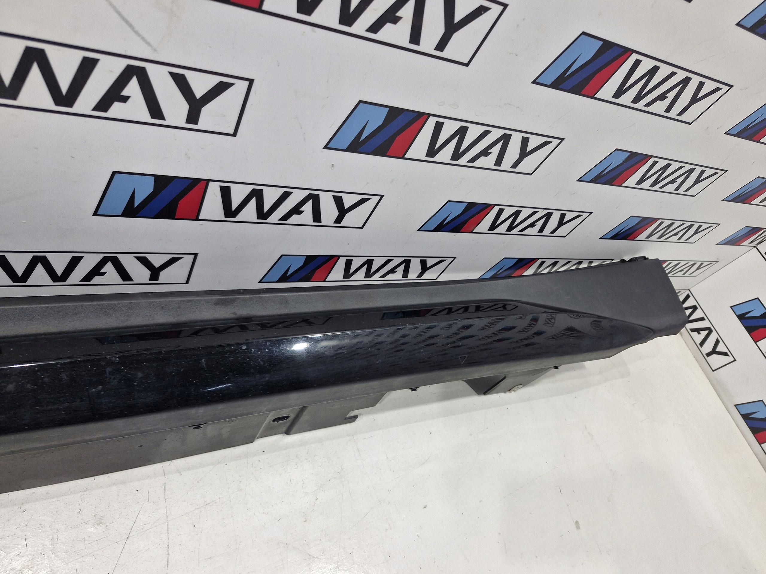 BMW X1 F48 moulding cap threshold left 7332321