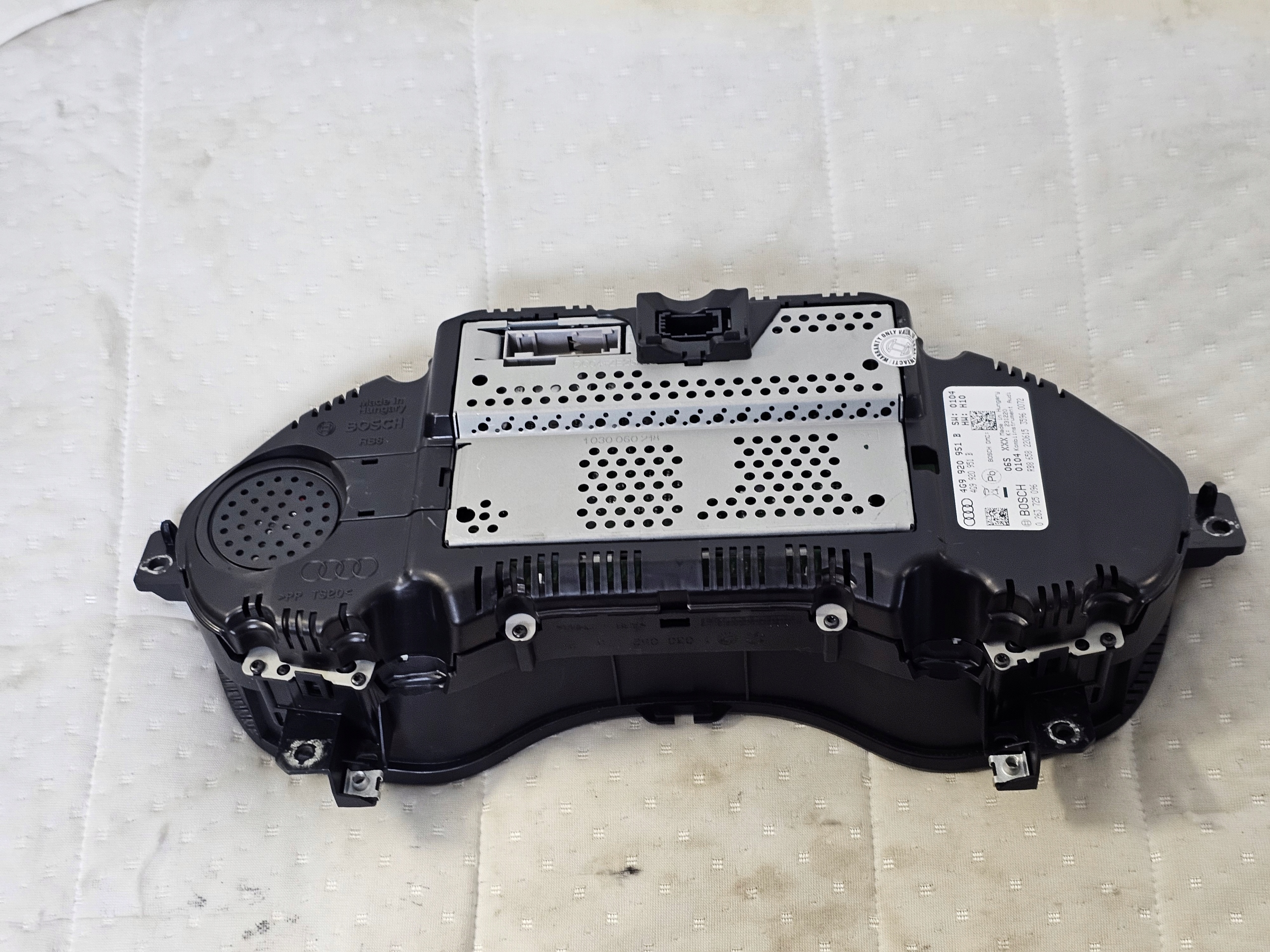 спидометр Audi OE 4G9920951B