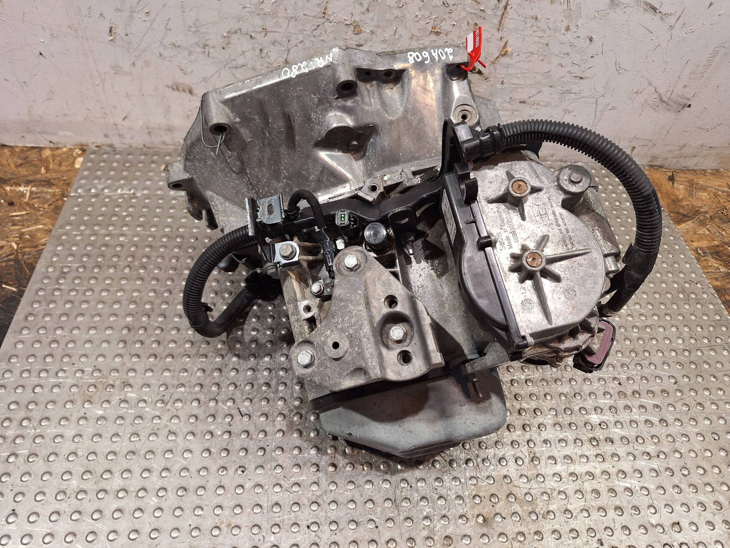 gearbox, semi-automatic transmission 20A608 PEUGEOT 208 2008 1.2 VTI 12