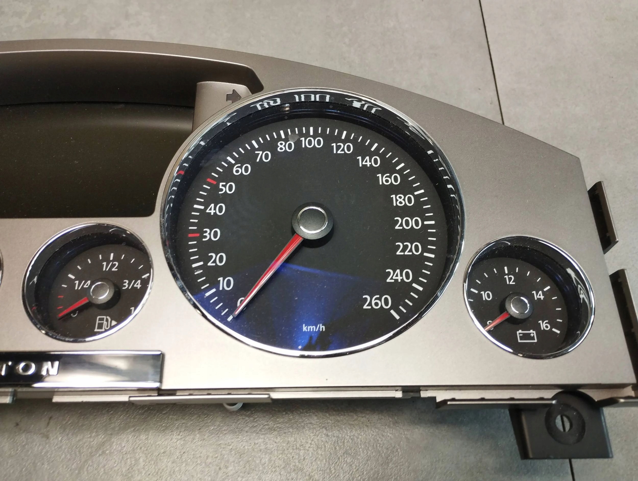 Volkswagen Phaeton dials dials 3D0920886C
