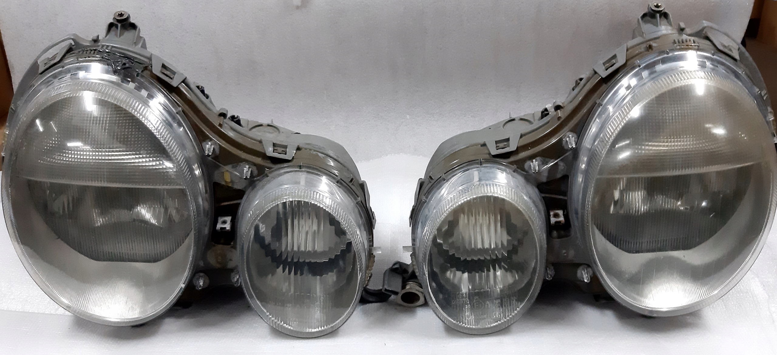 MERCEDES EKLASA W210 REFLEKTOR LAMPA XENON za 499 zł z Rybnik