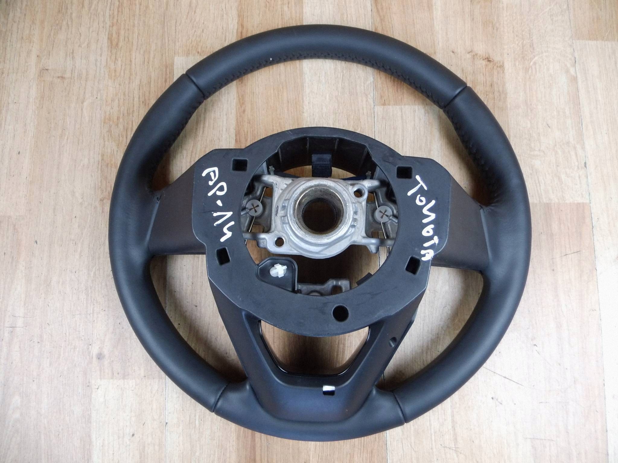 Toyota Yaris IV steering wheel, heated heated