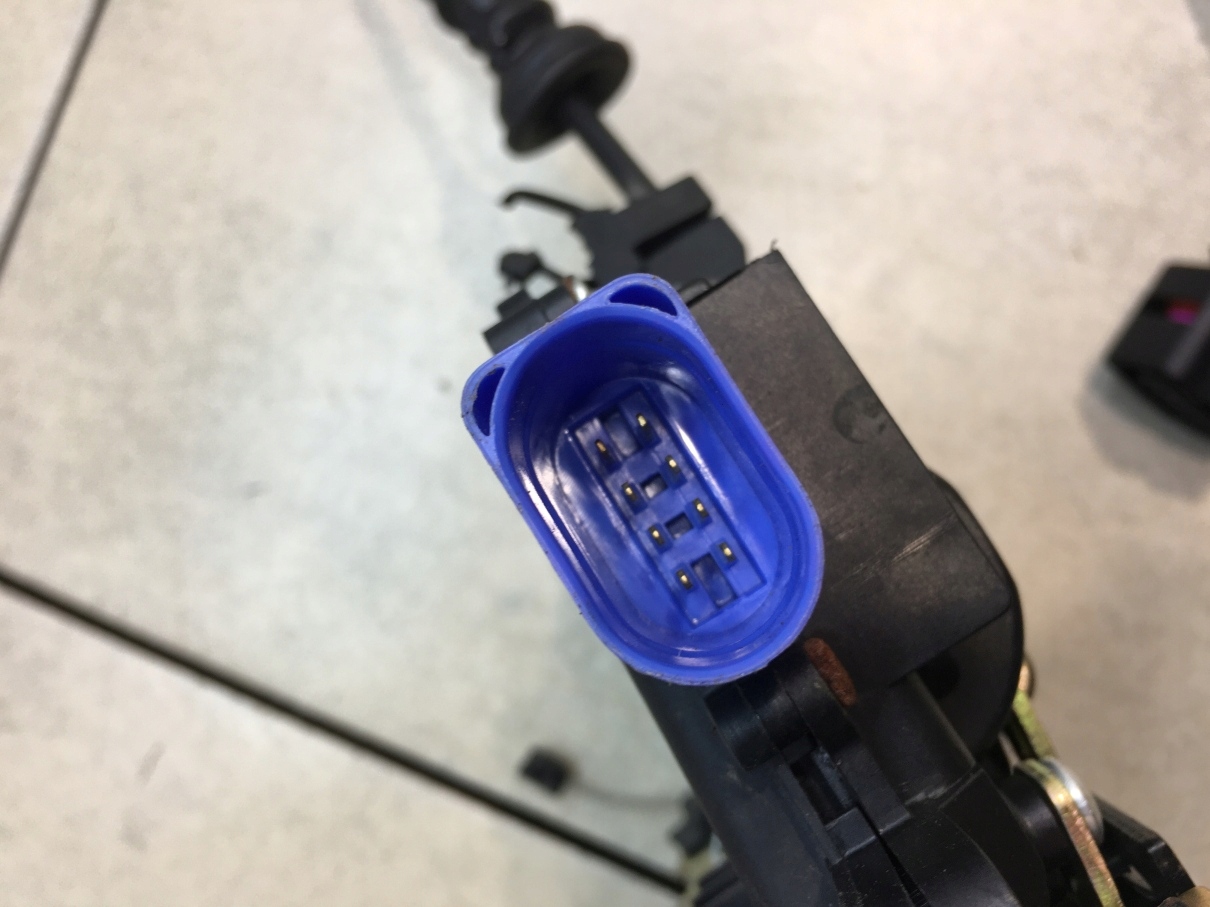 lock door right front FABIA and 8 PIN