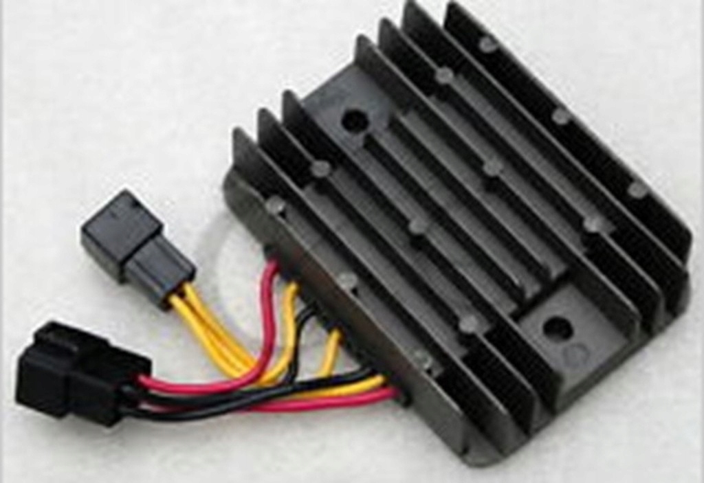 Gz Regulátor Napätia Triumph Daytona 675 '04-14,