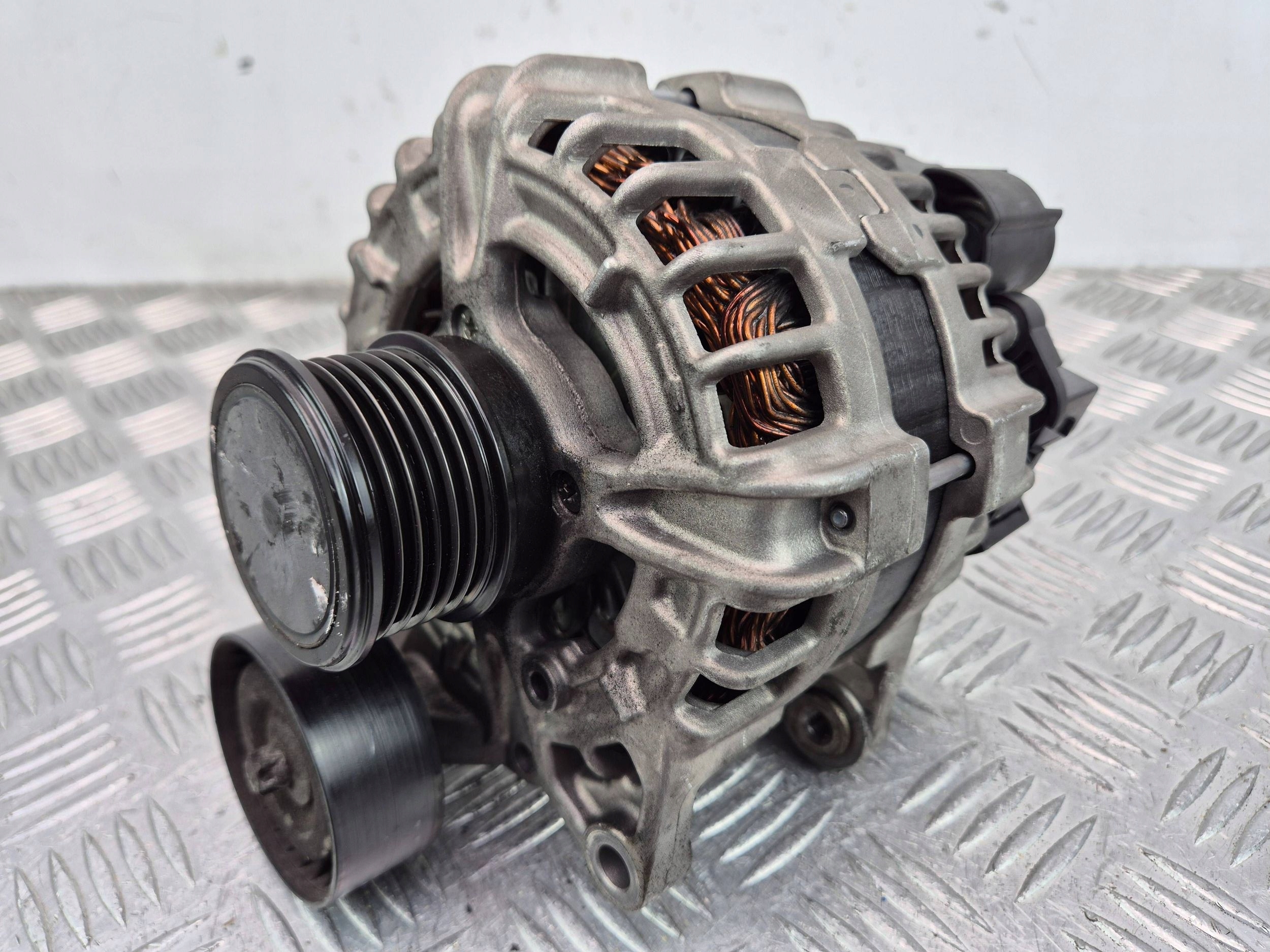 Mercedes E250 CGI W212 ALTERNATOR 0125711099