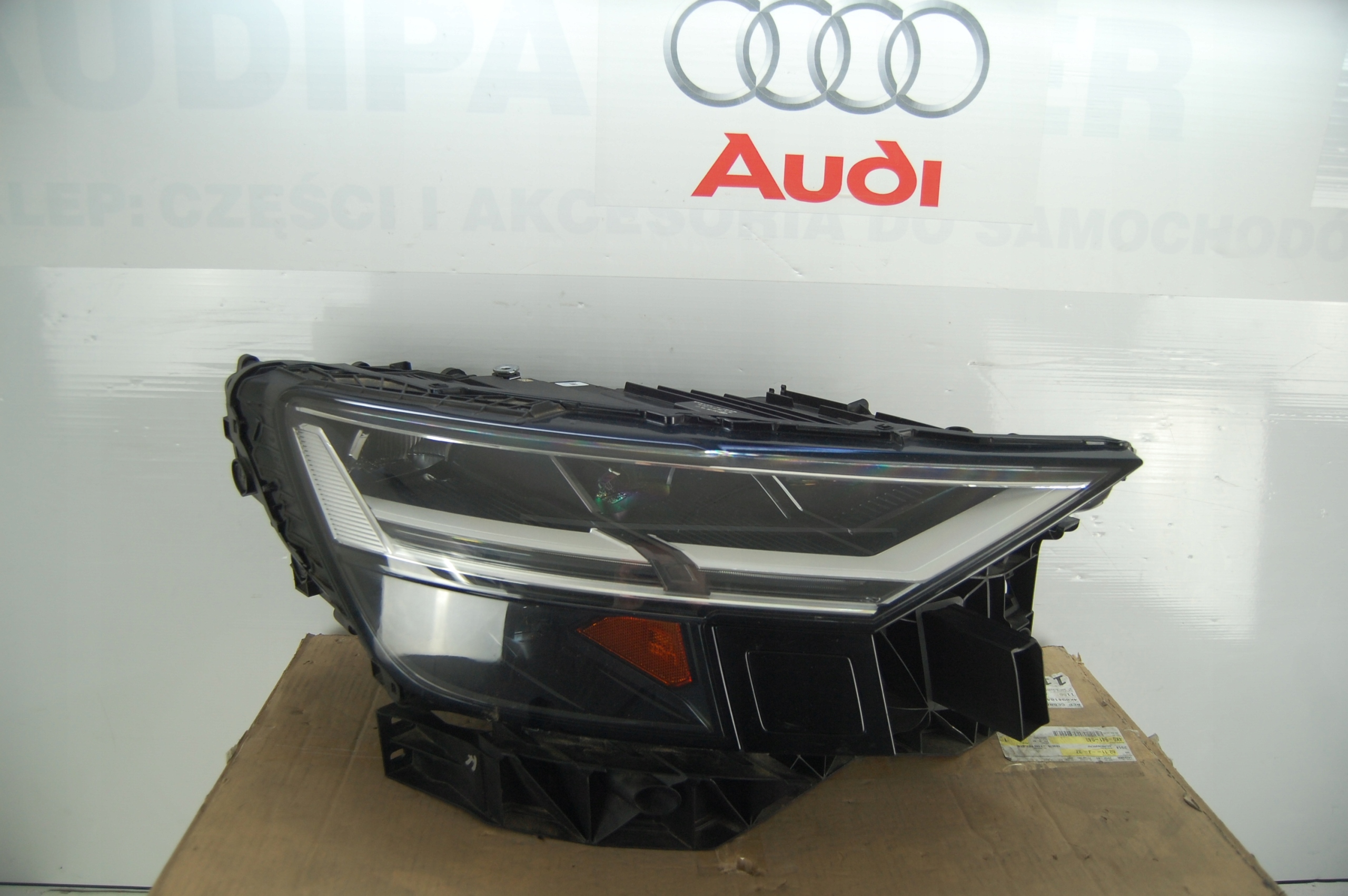 REFLEKTOR FULL LED AUDI Q8 4M 4M8 KOMPLETNY 2019-2023 ORYGINAŁ OE USA ASO