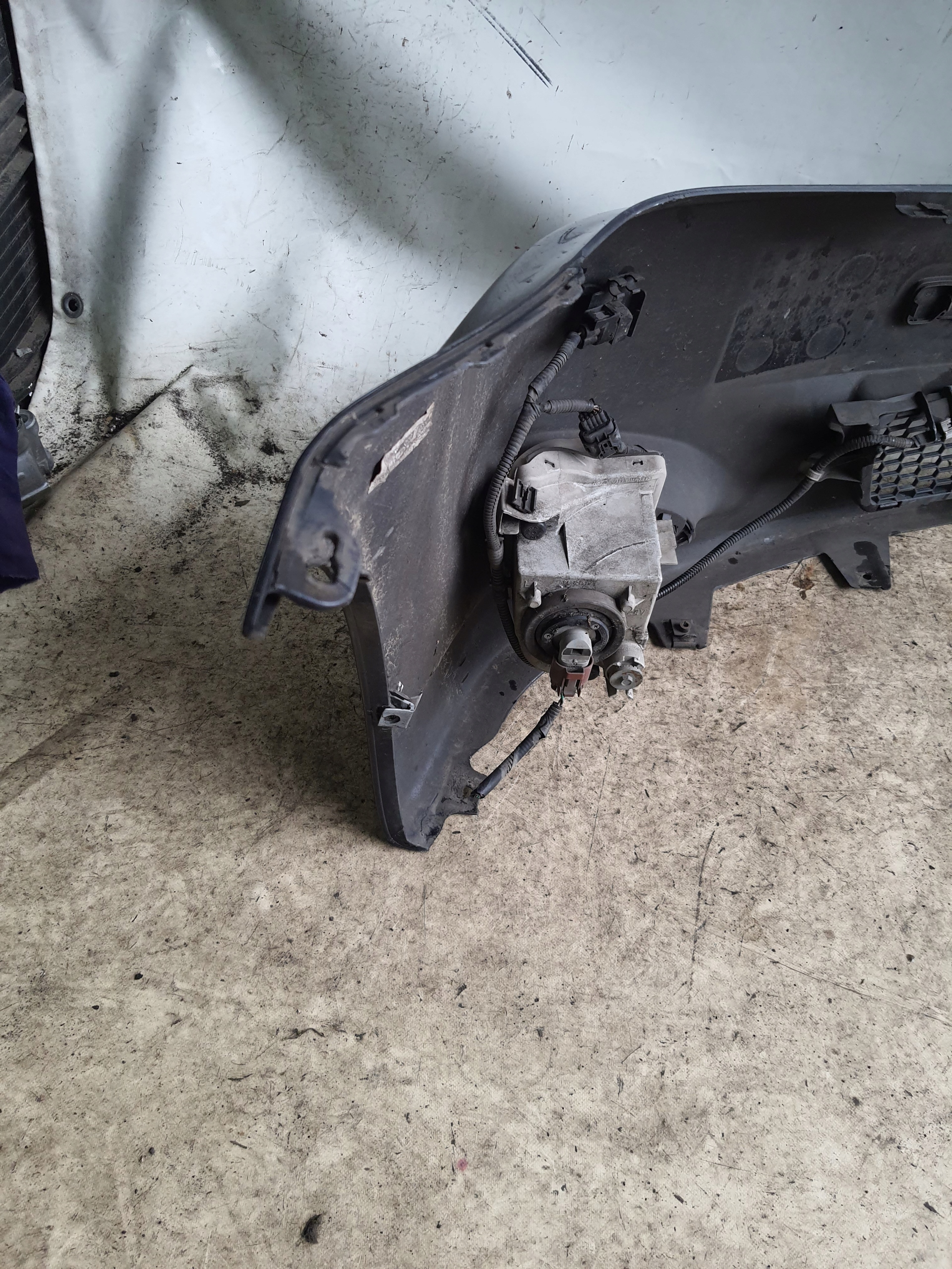 LEXUS IS220 II LIFT 09-12 bumper