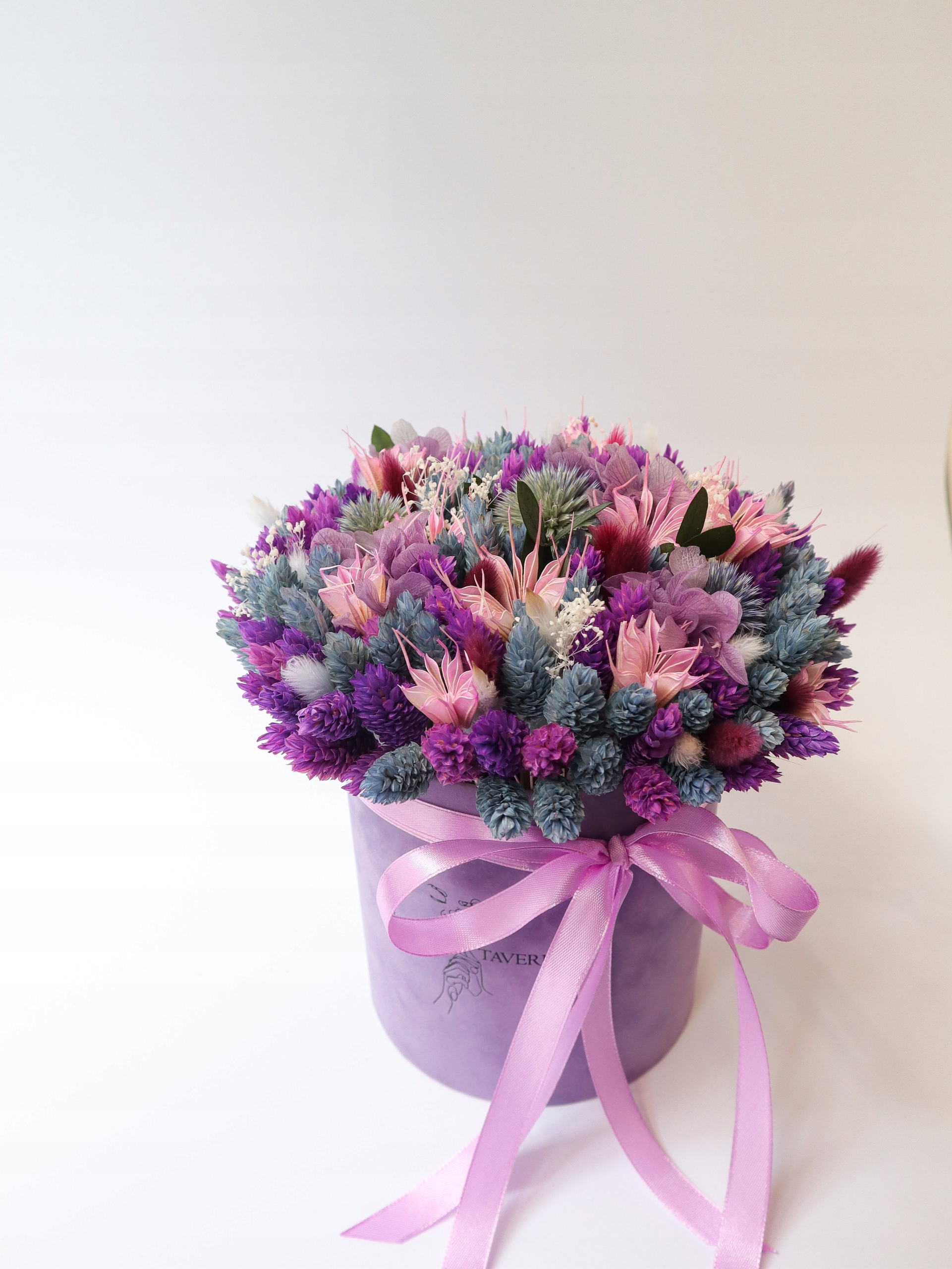 Fialový FlowerBox zo sušených a stabilizovaných kvetov, 100 % prírodný