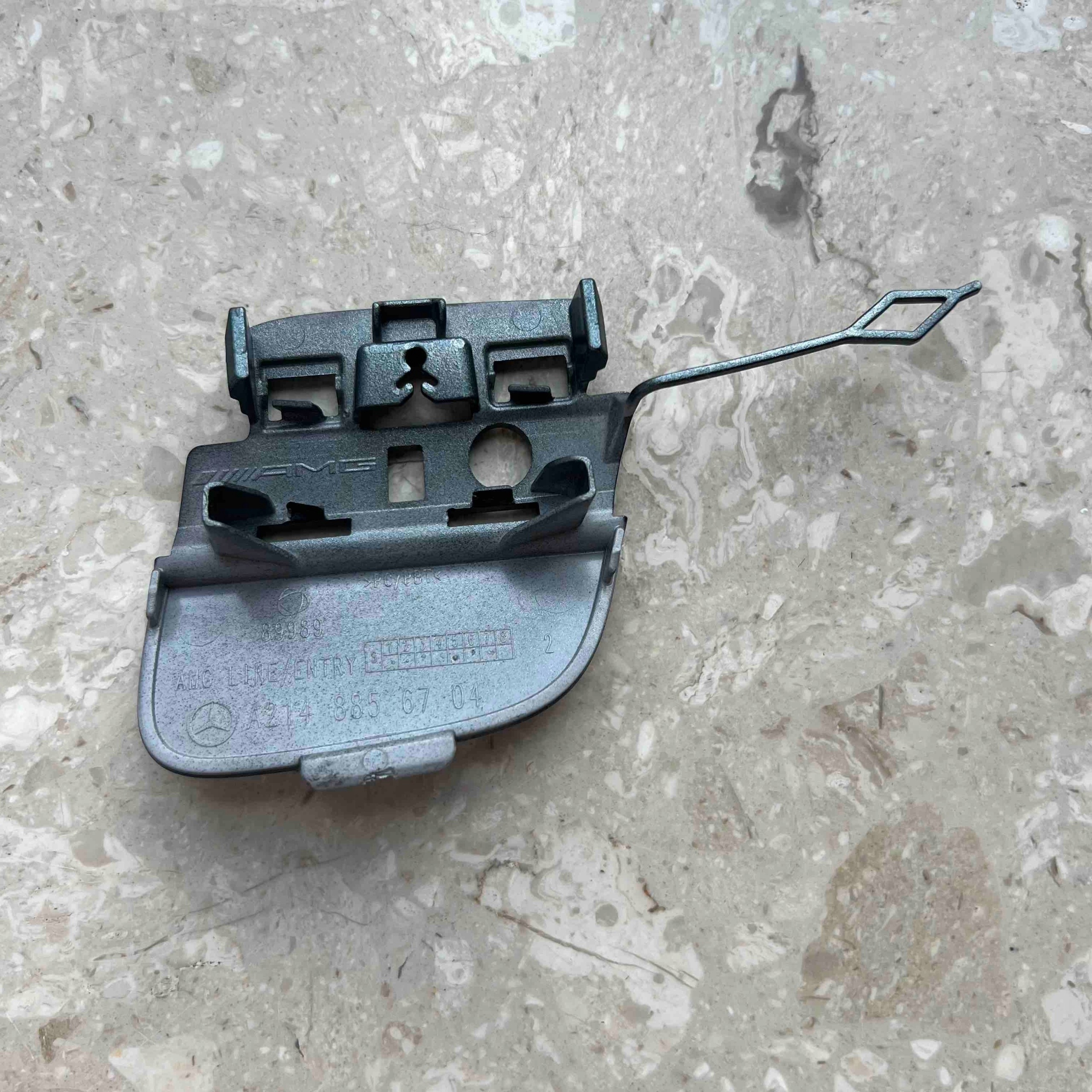 MERCEDES W214 Abschleppöse Stoßstange heck A2148856704
