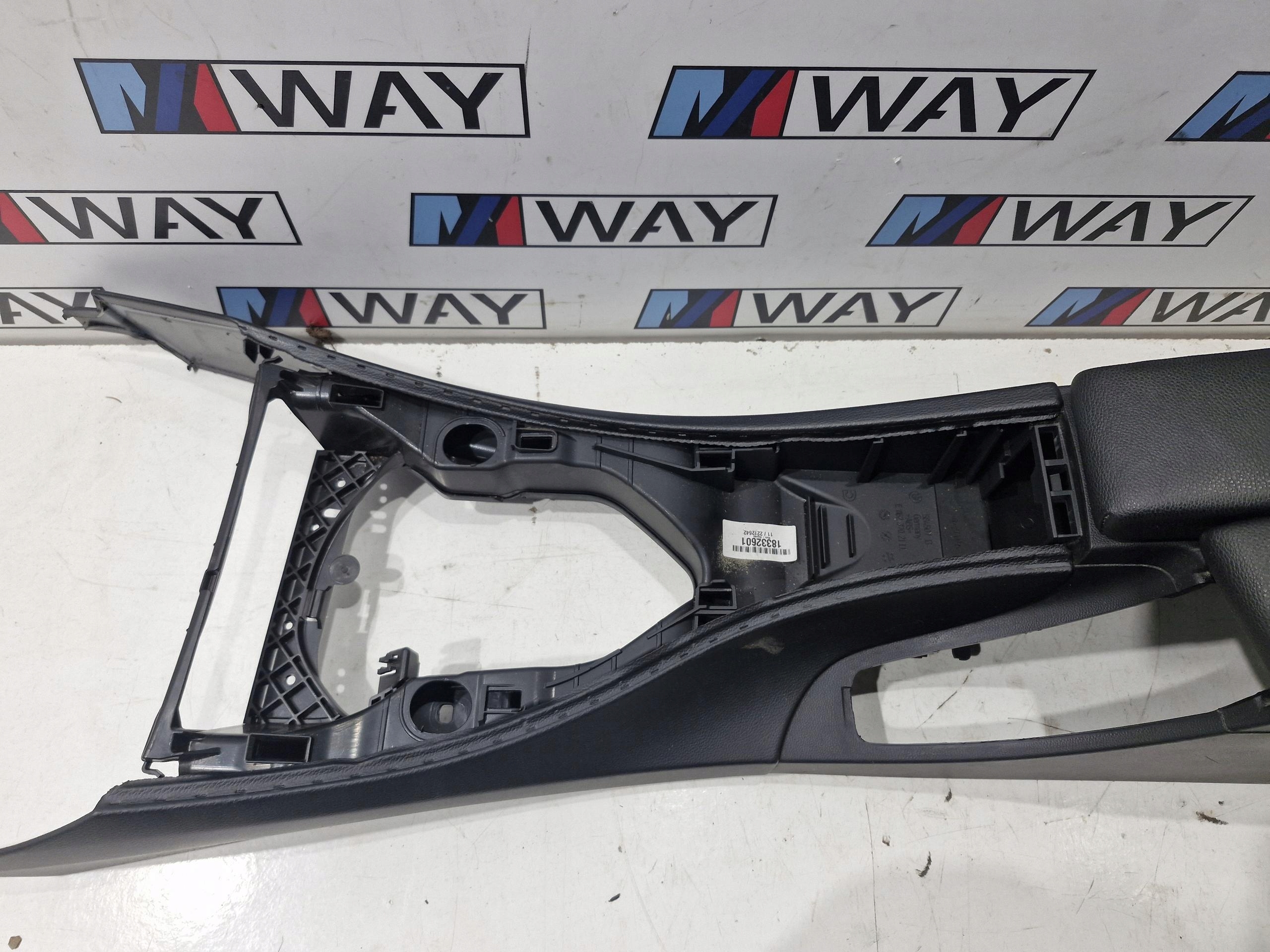 BMW E90 E91 LCI Accoudoir Cuir, en cuir DZIELONY