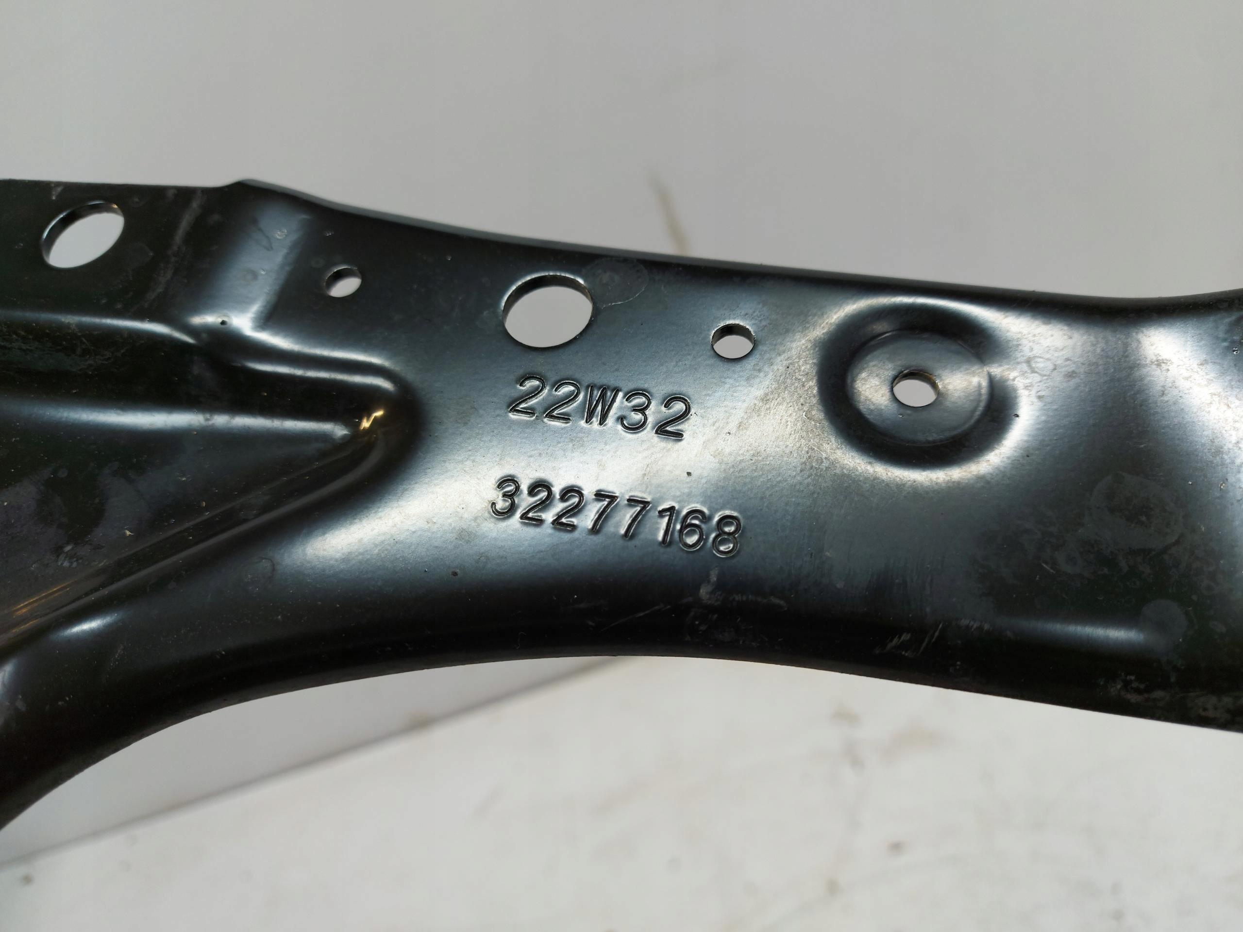 VOLVO XC60 II LIFT B4 2.0B sider console kolyski 32277168