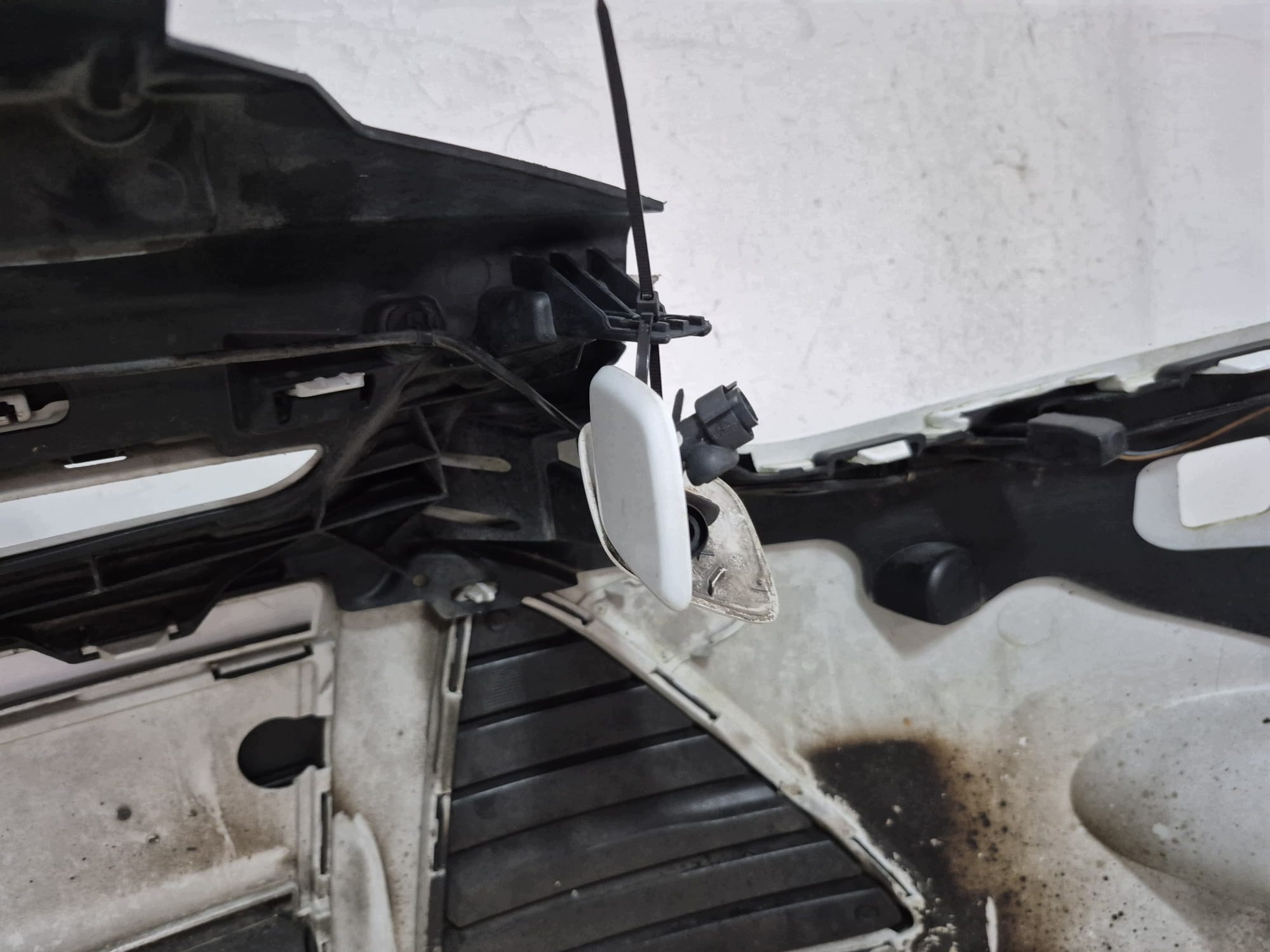 FORD FOCUS MK3 11- bumper front front SPR BM51-17757-A LAK.5B