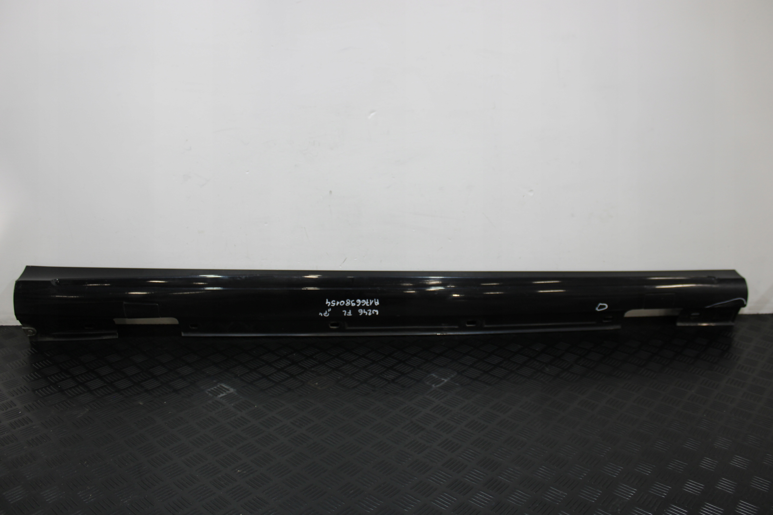 cap threshold threshold right A1766980154 MERCEDES B-KLASA W246 LIFT