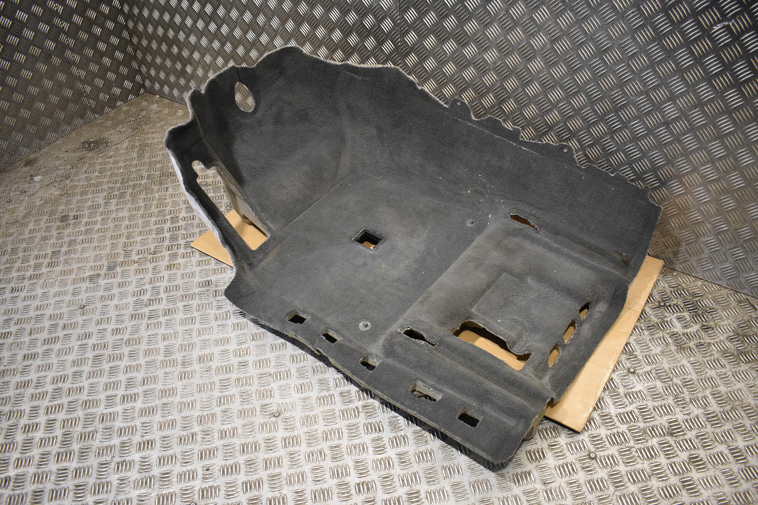 carpet front front left PORSCHE CAYENNE 9Y 1