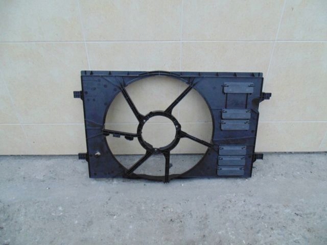 WENTYLATOR-2042 - КОРПУС ВЕНТИЛЯТОРА VW 5G0 AUDI 8V0 5Q0121205C