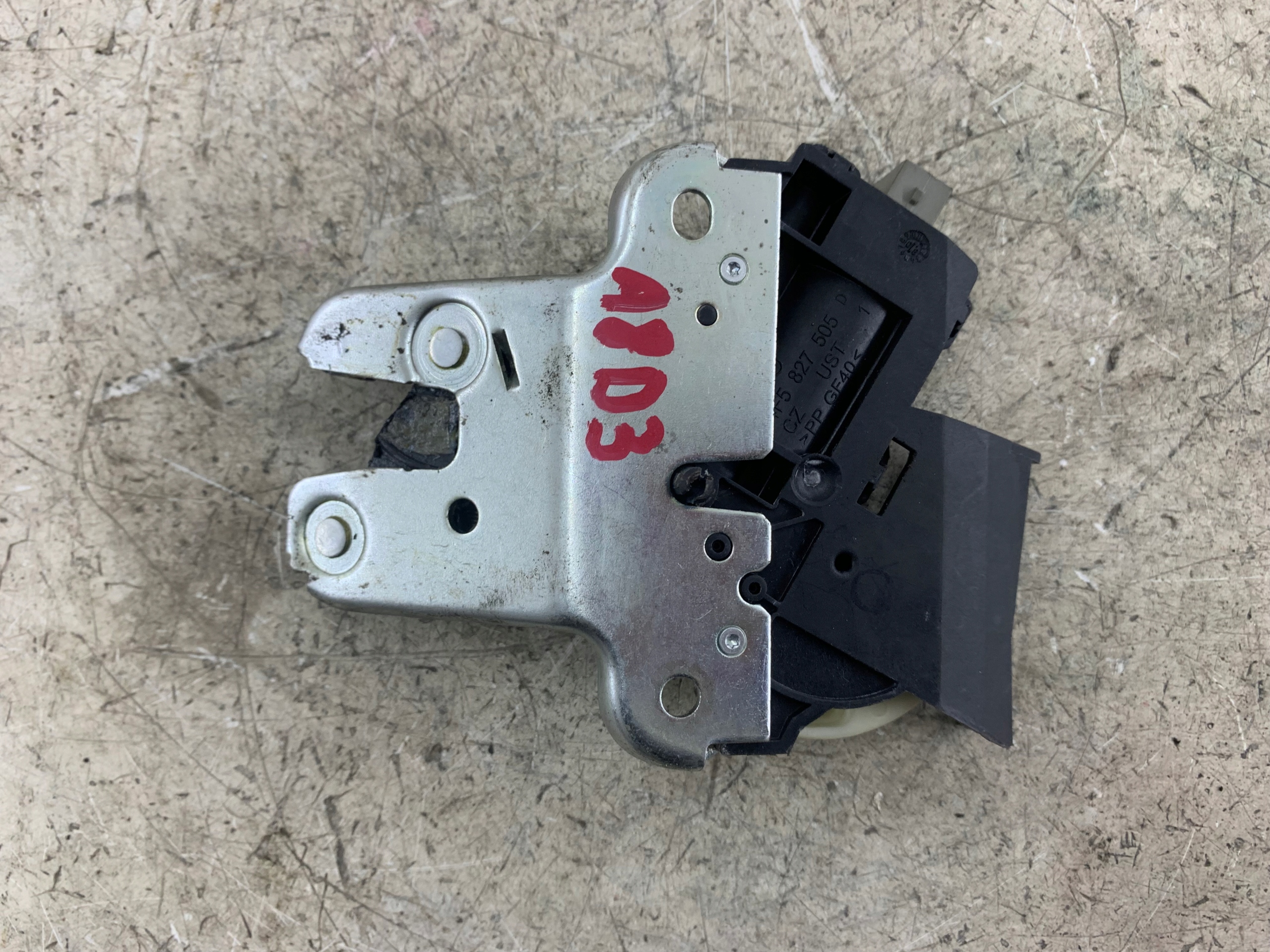 AUDI A8 D3 lock bonnet boot 4F5827505D