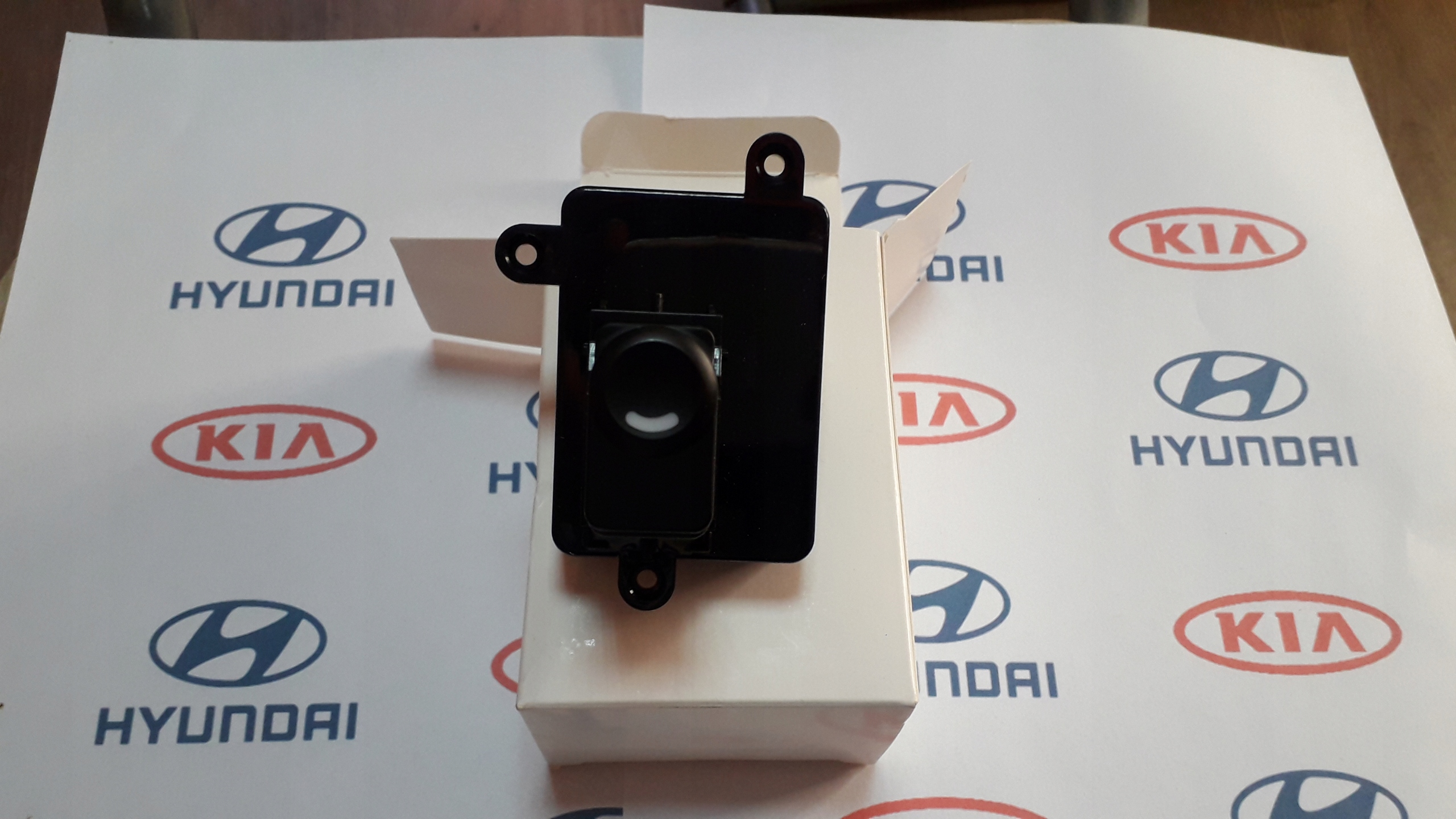 HYUNDAI I30 I PRZYCISK SZYBY PRAWY PRZÓD