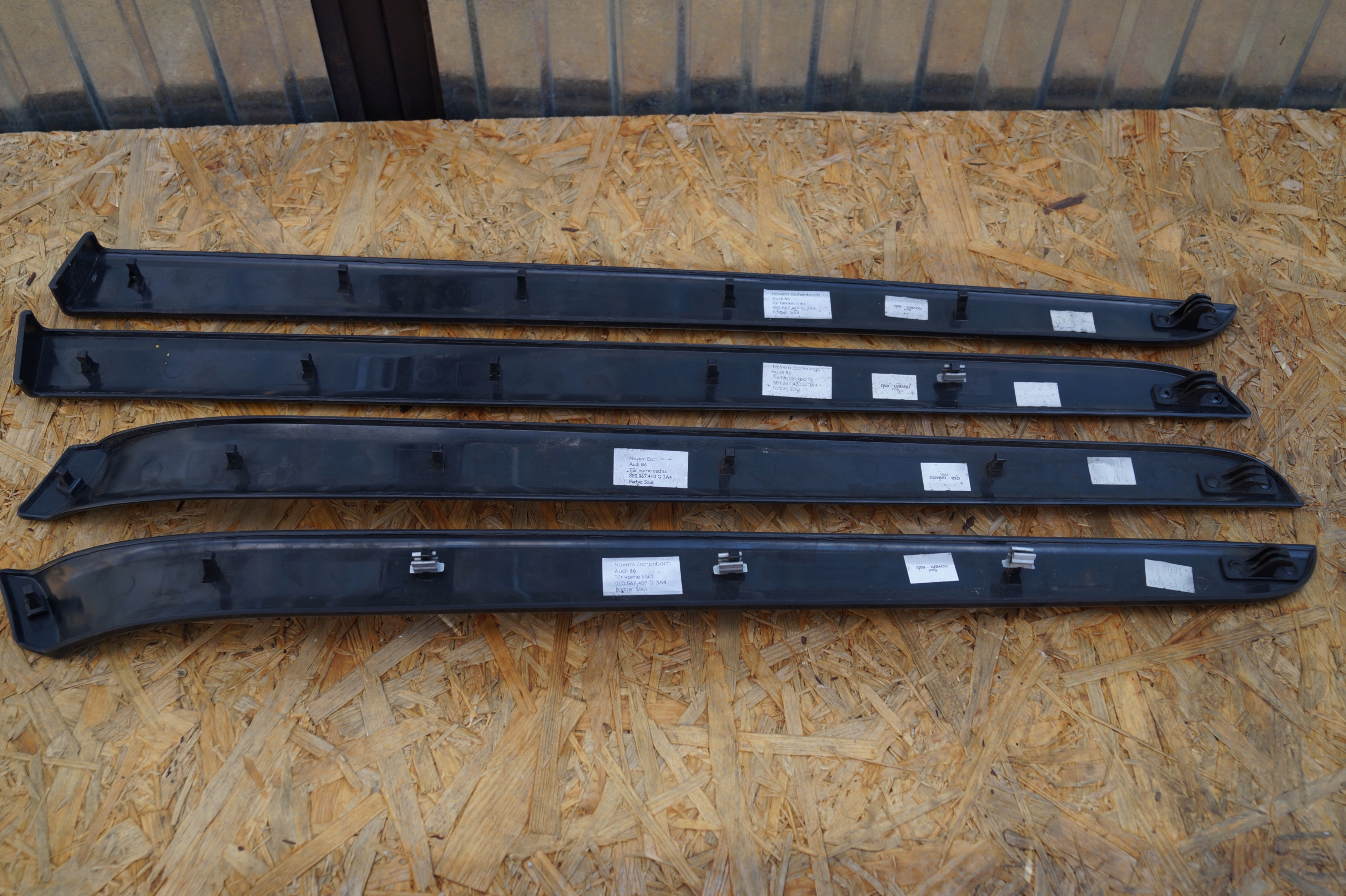 Audi A4 B6 молдинг двери SOUL передний левый 8E0867409G европа
