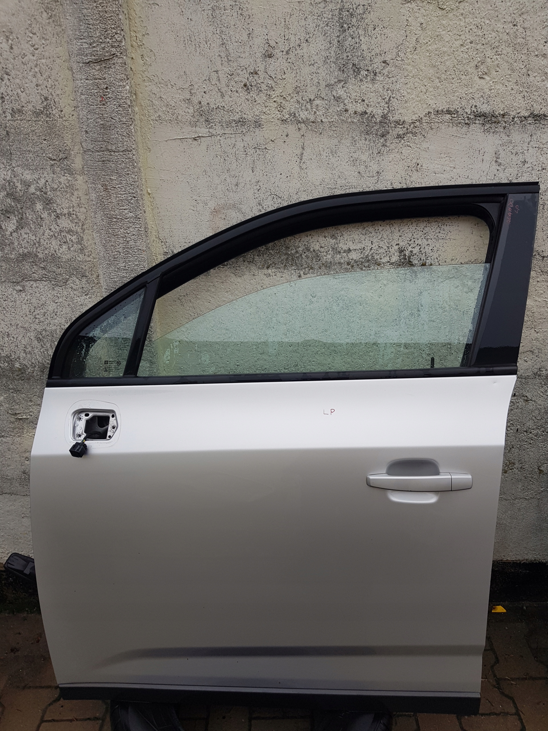 CHEVROLET ORLANDO door left front GAN 2011R