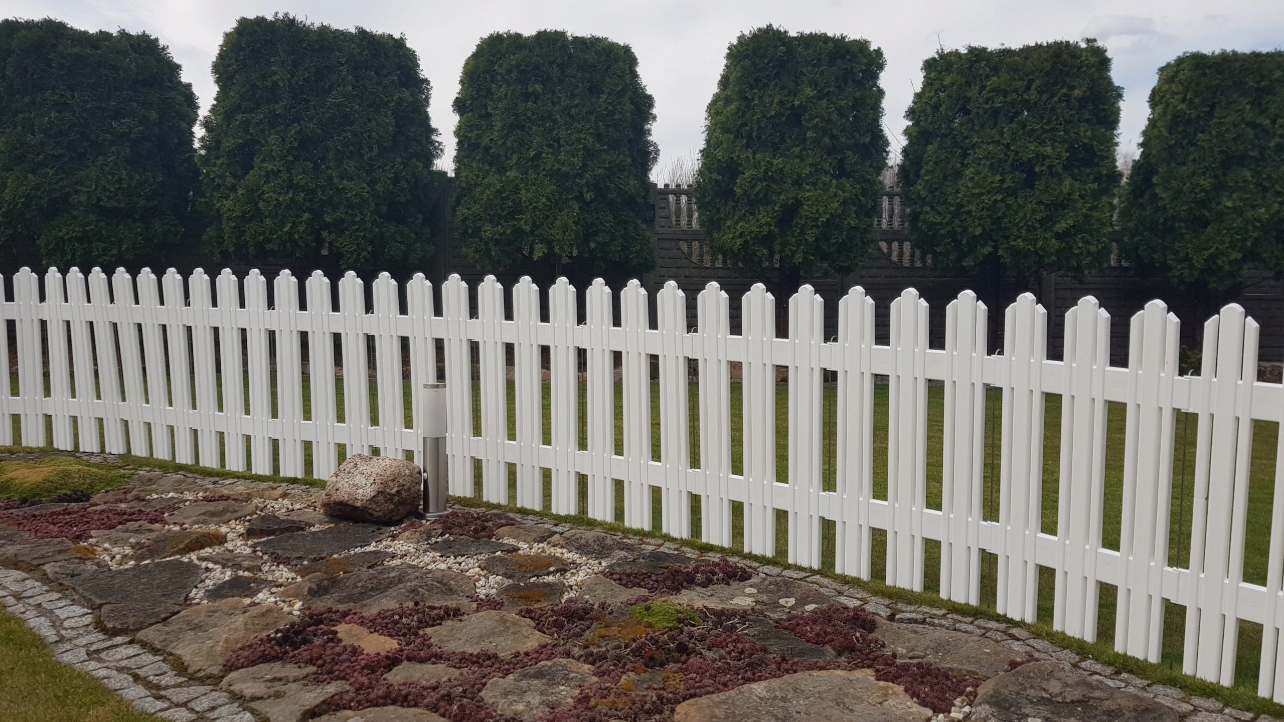 Płotek ogrodowy MEGA 4,7m palisada wysoki biały