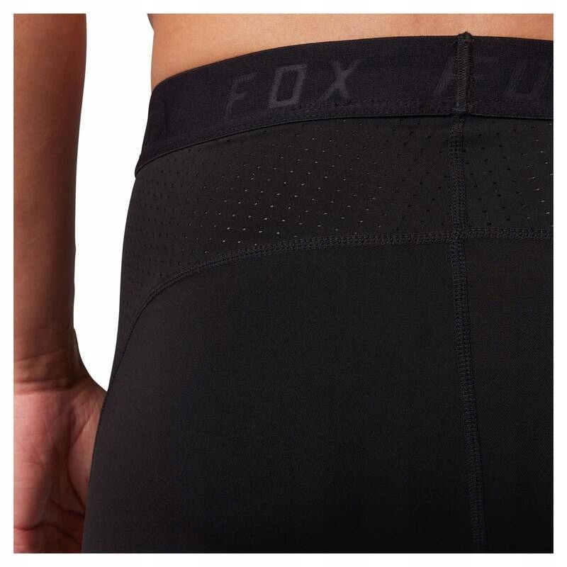 Spodenki Fox Tecbase Compression Black M Numer katalogowy producenta SHORT_30310-M