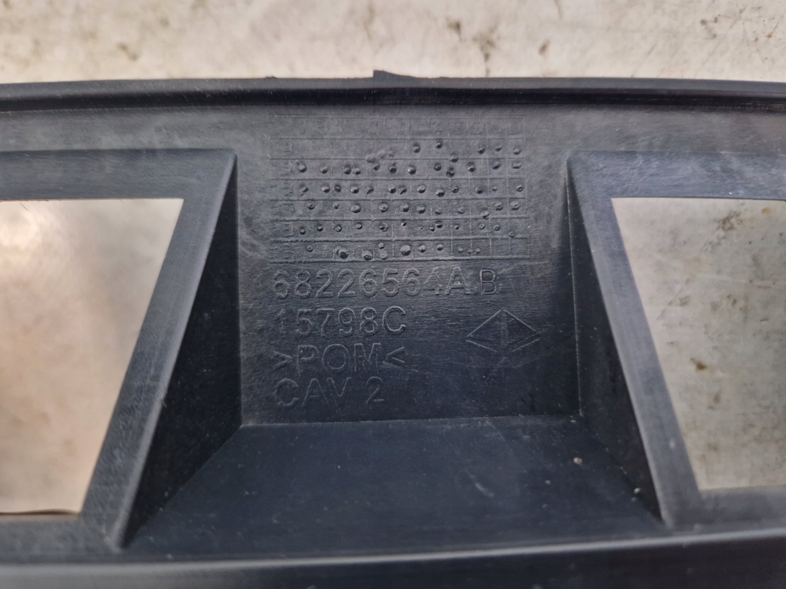 DODGE CHARGER 2019 Support plaque Pare choc Support Arrière 68226564AB
