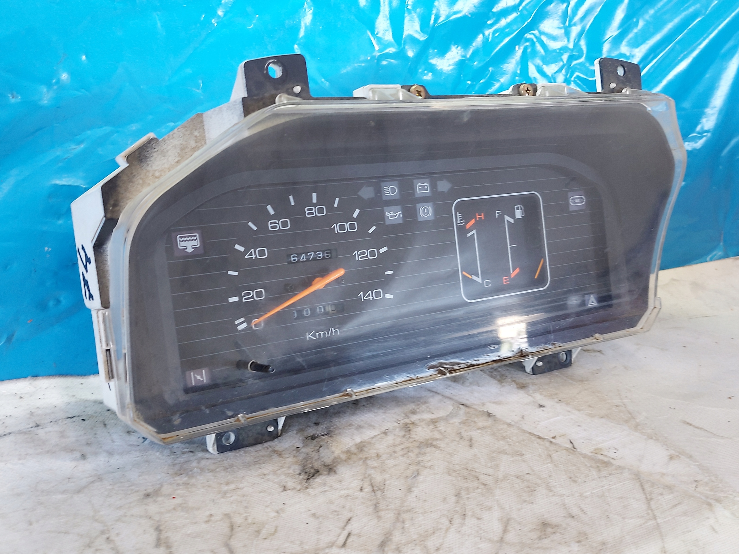 dials clock ISUZU MIDI 8943194332