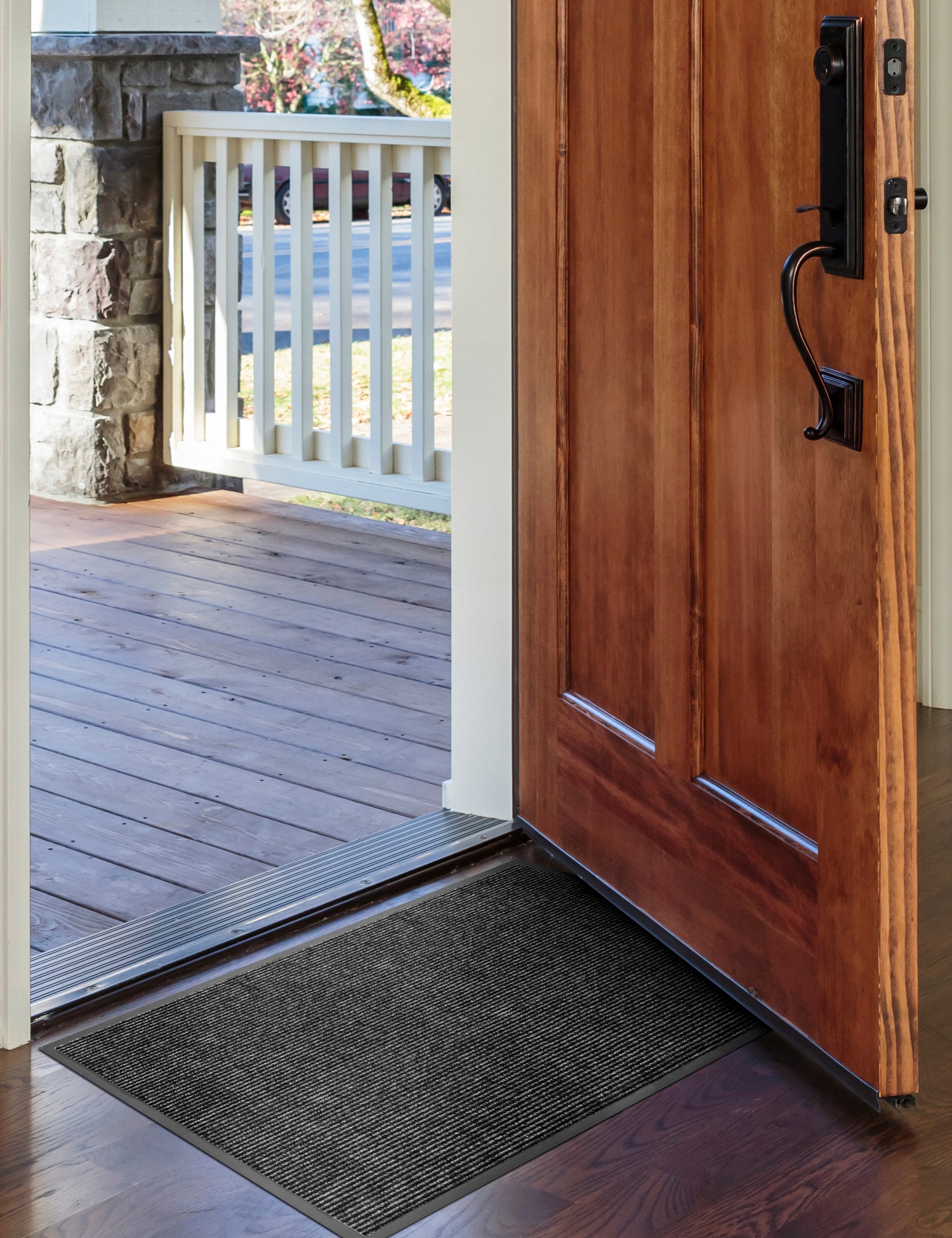 WYCIERACZKA DO BUTÓW WEJŚCIOWA CHŁONNA MATA PRZED DRZWI 60x90cm SZARA Marka e-floor