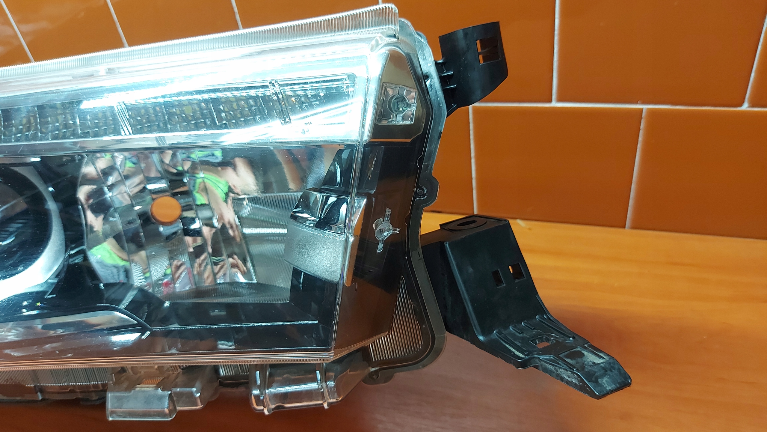 REFLEKTOR light right right front TOYOTA HILUX VIII 15-20